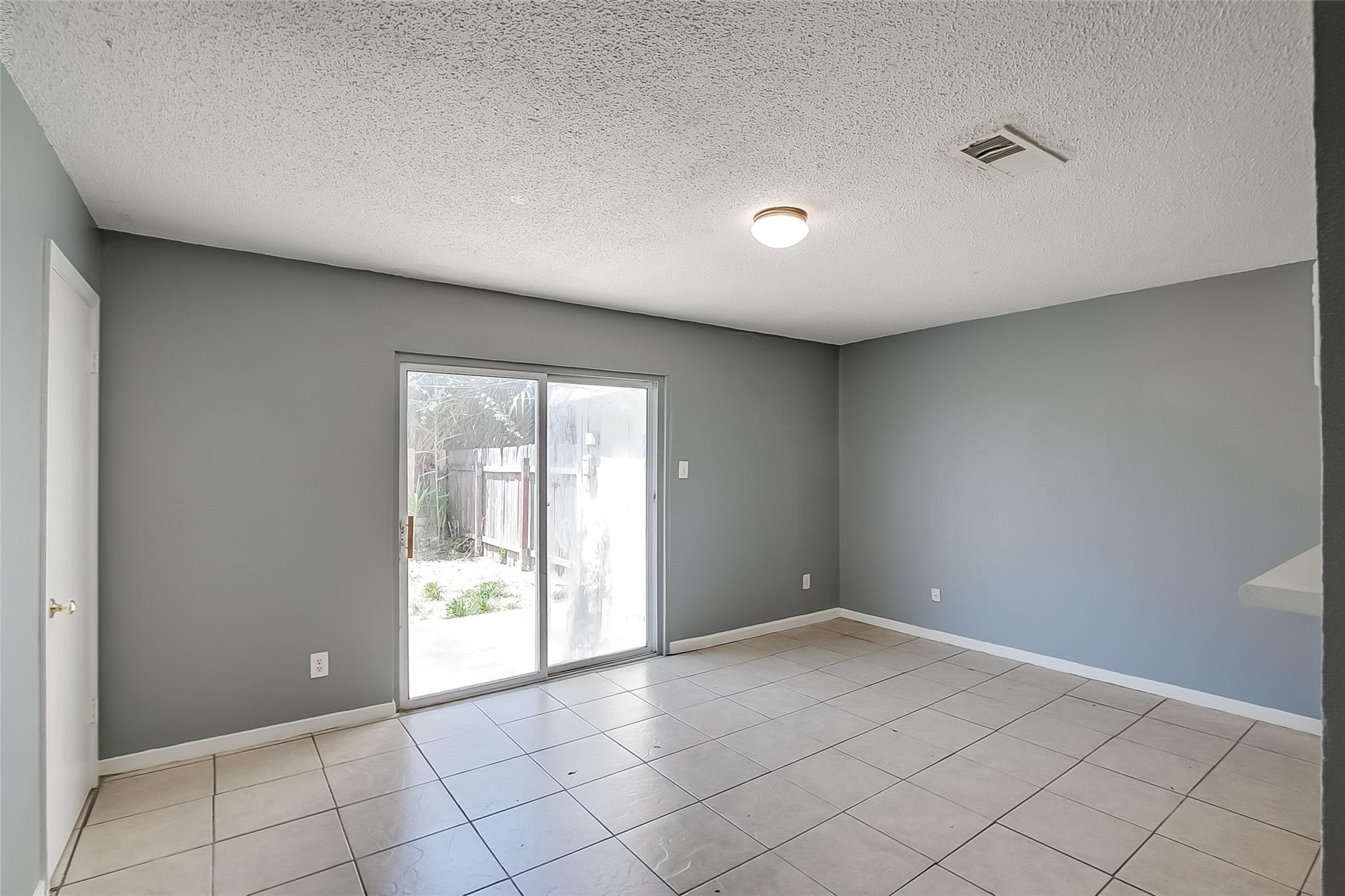 2215 Missionhill Dr # 104, Austin, TX 78741