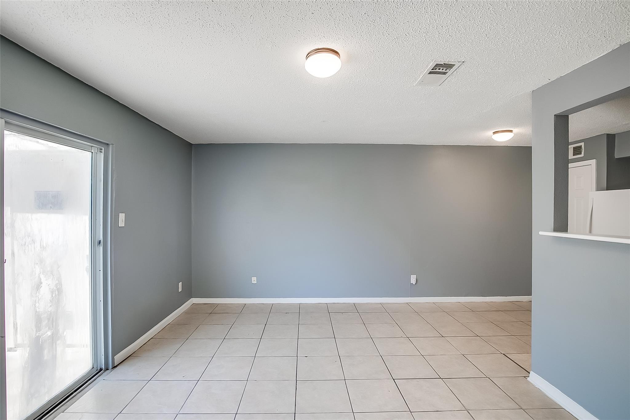 2215 Missionhill Dr # 104, Austin, TX 78741