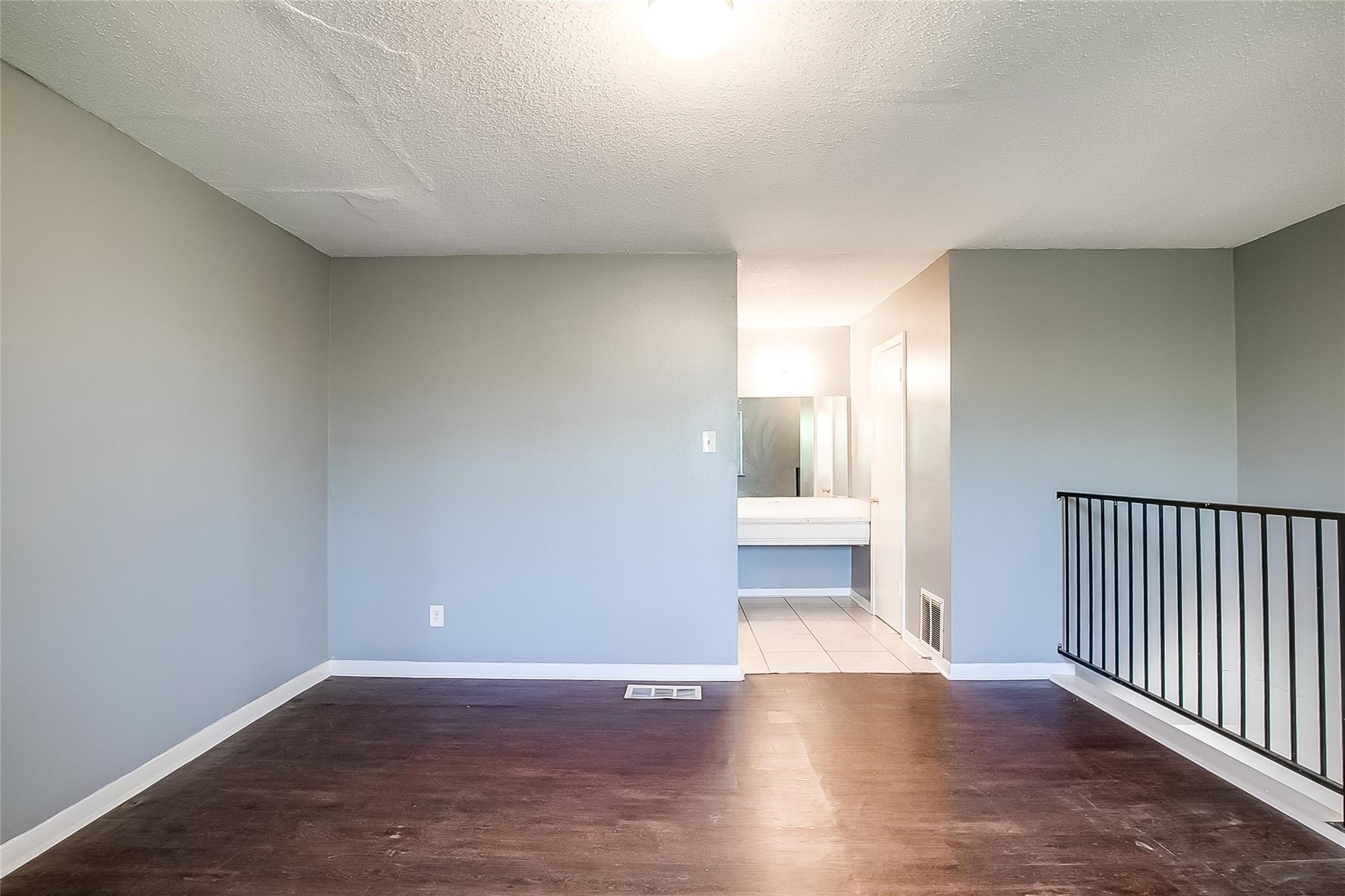 2215 Missionhill Dr # 104, Austin, TX 78741