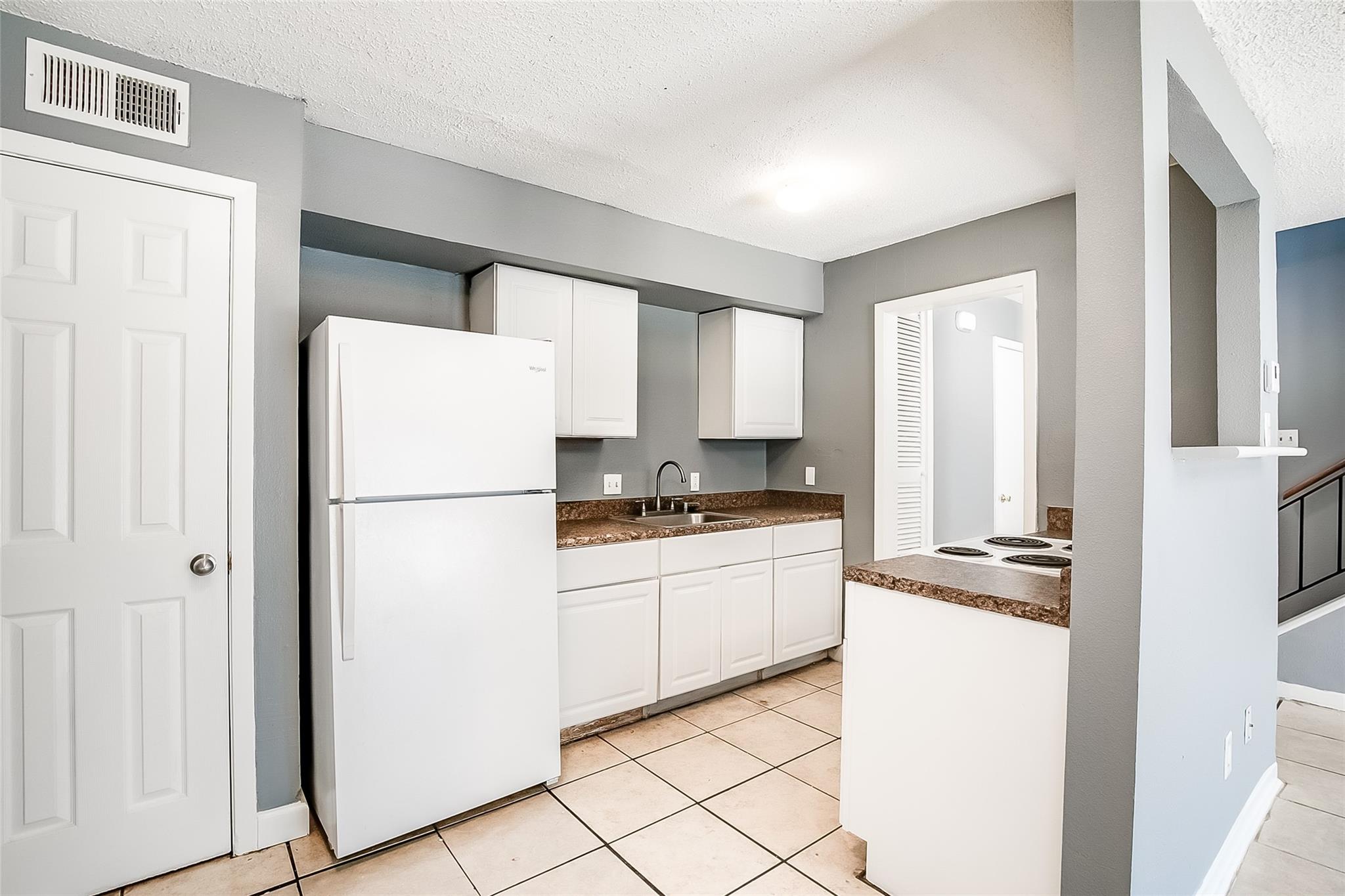 2215 Missionhill Dr # 104, Austin, TX 78741