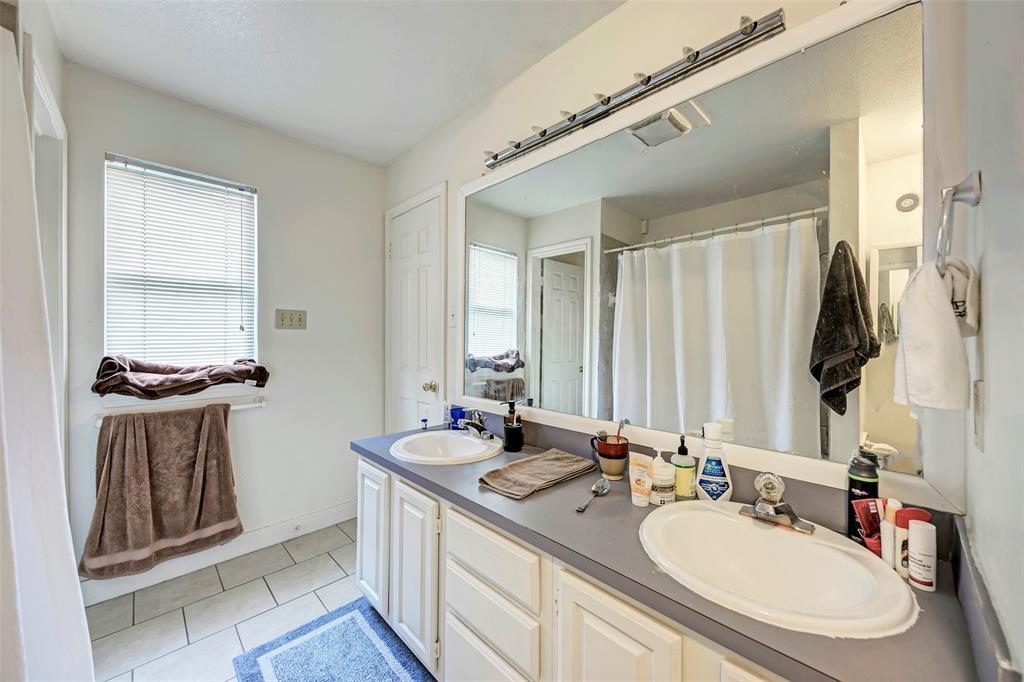 1205 W 22 1/2 St, Austin, TX 78705