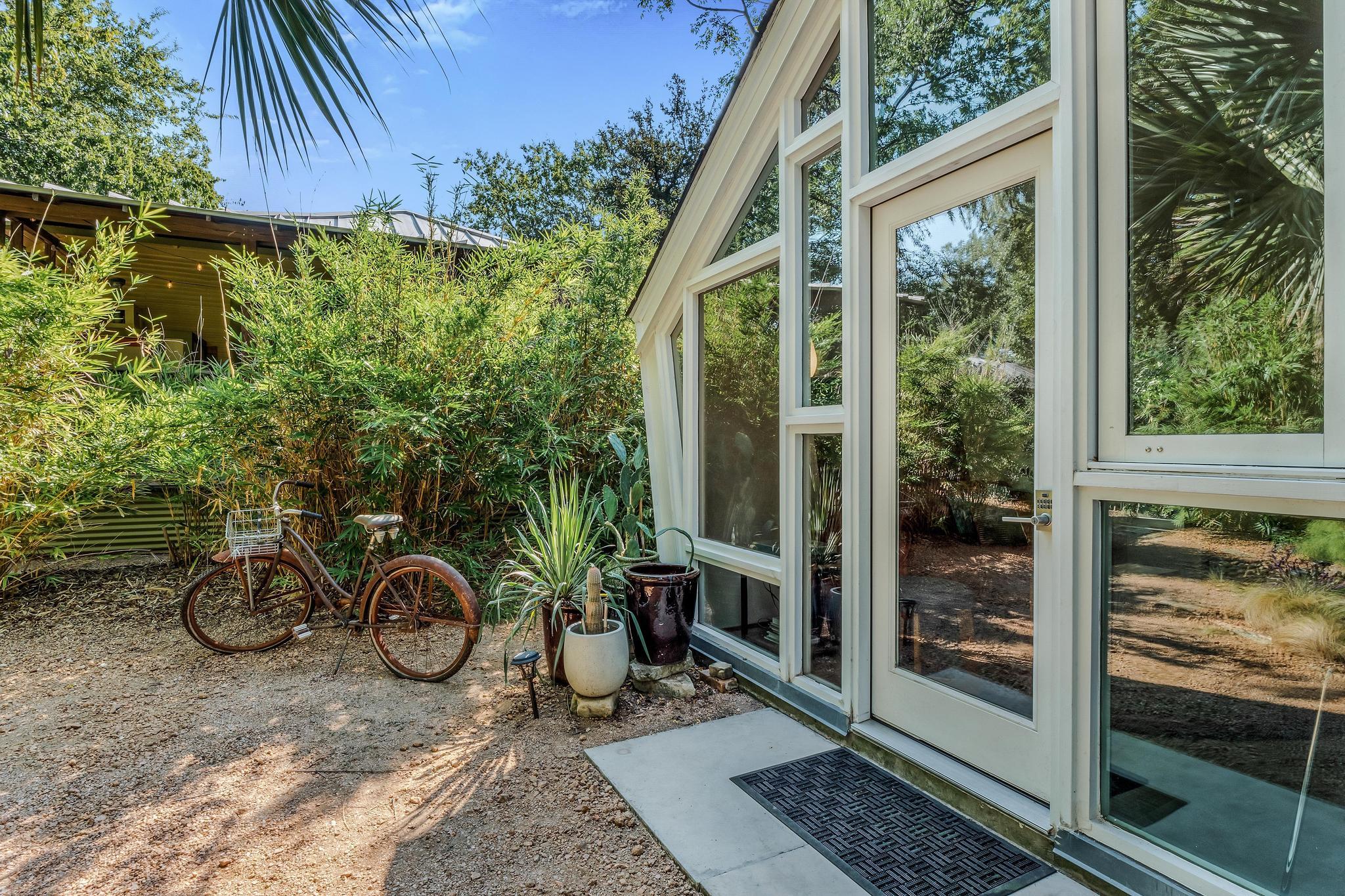 1704 Singleton Ave, Austin, TX 78702