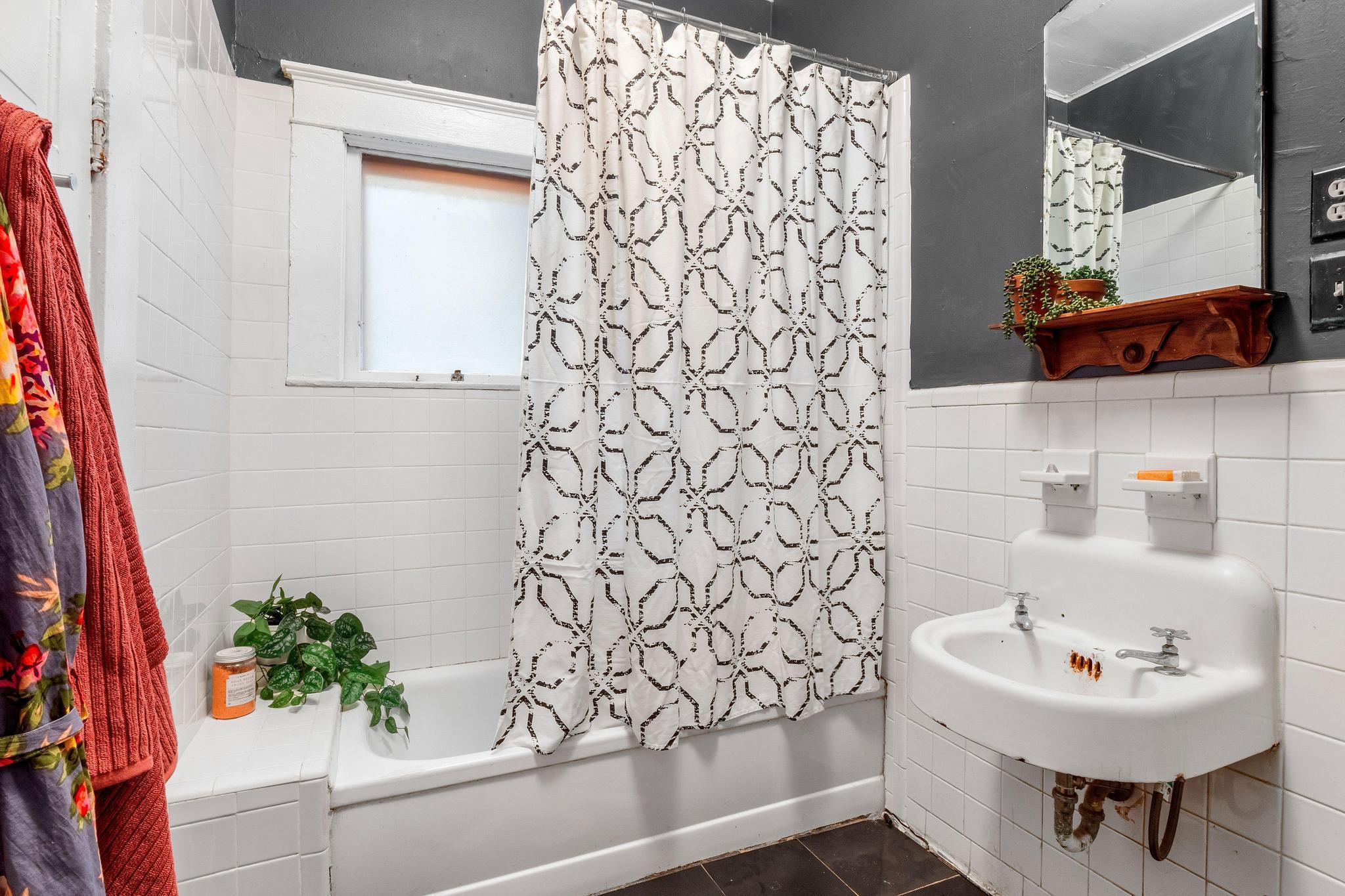 1704 Singleton Ave, Austin, TX 78702