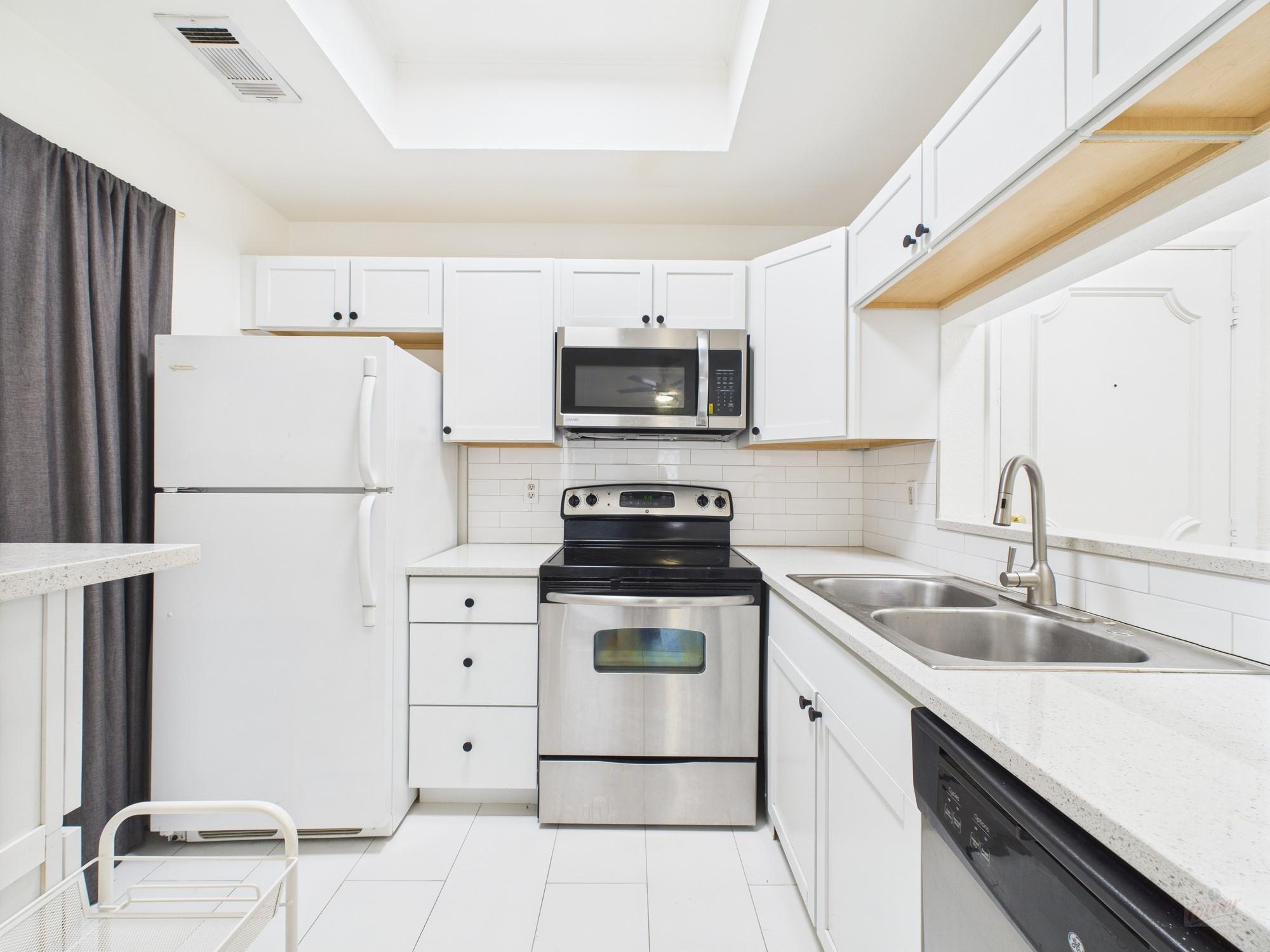 806 W 24th St # 114, Austin, TX 78705