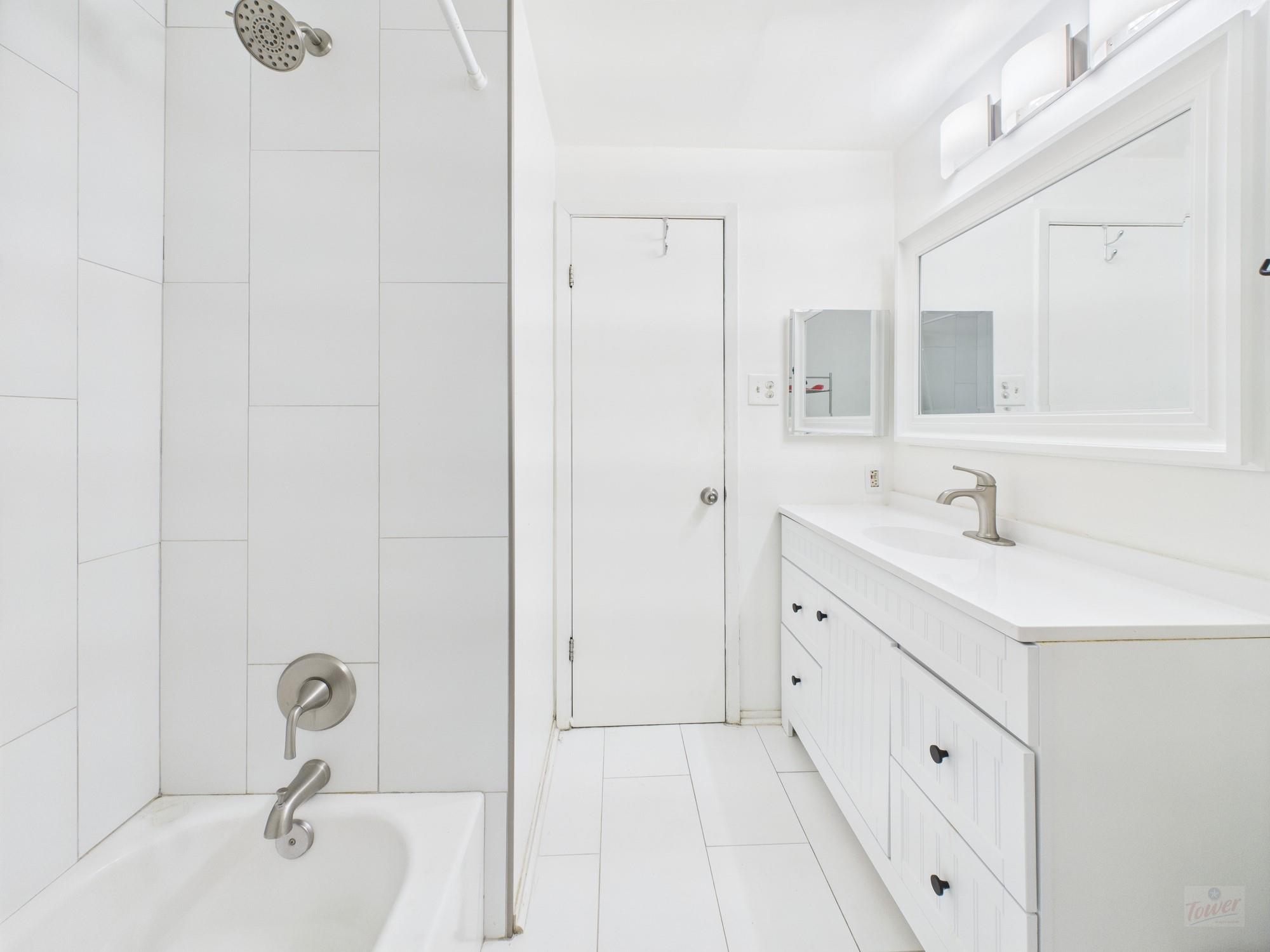 806 W 24th St # 114, Austin, TX 78705