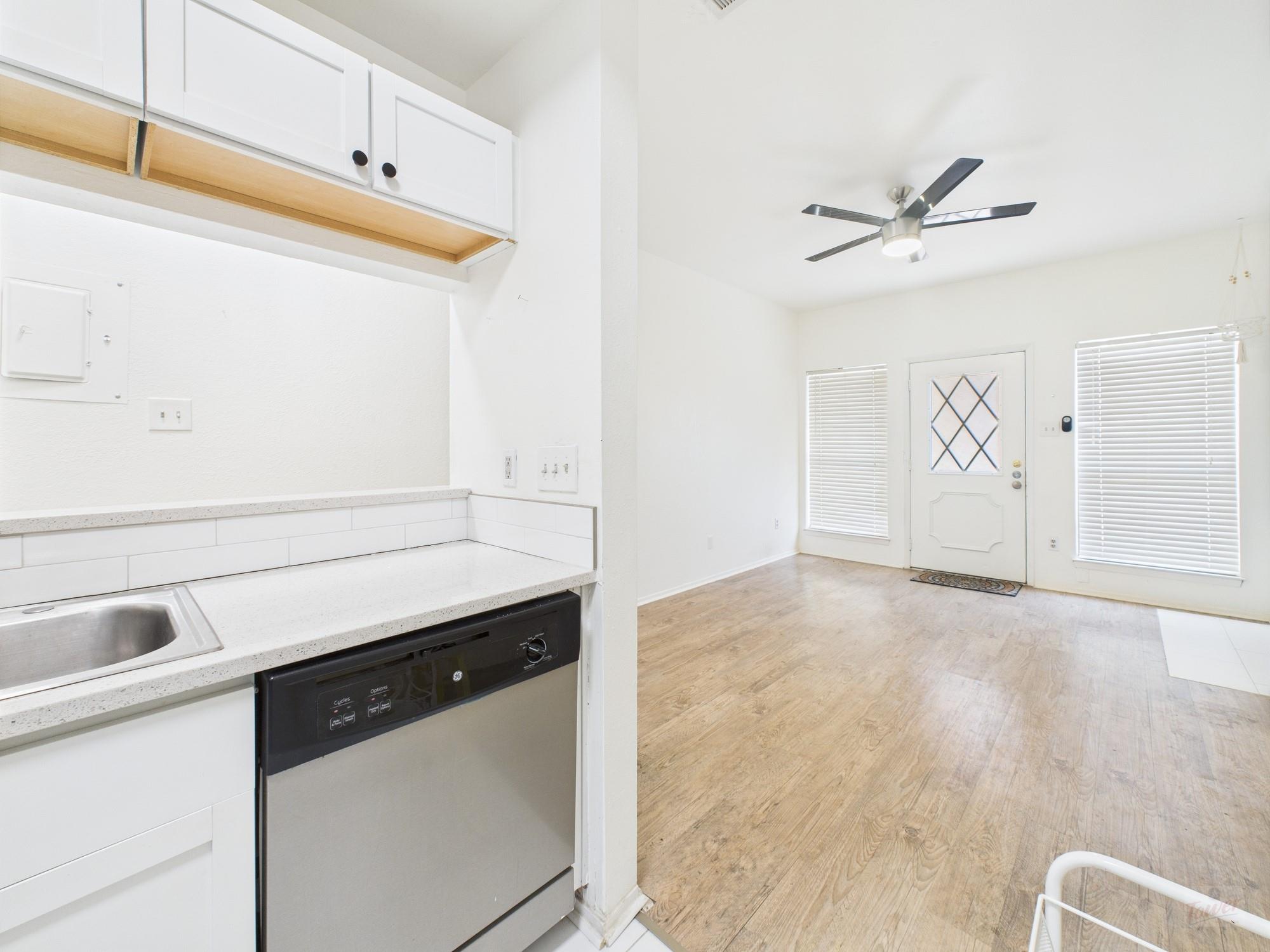 806 W 24th St # 114, Austin, TX 78705