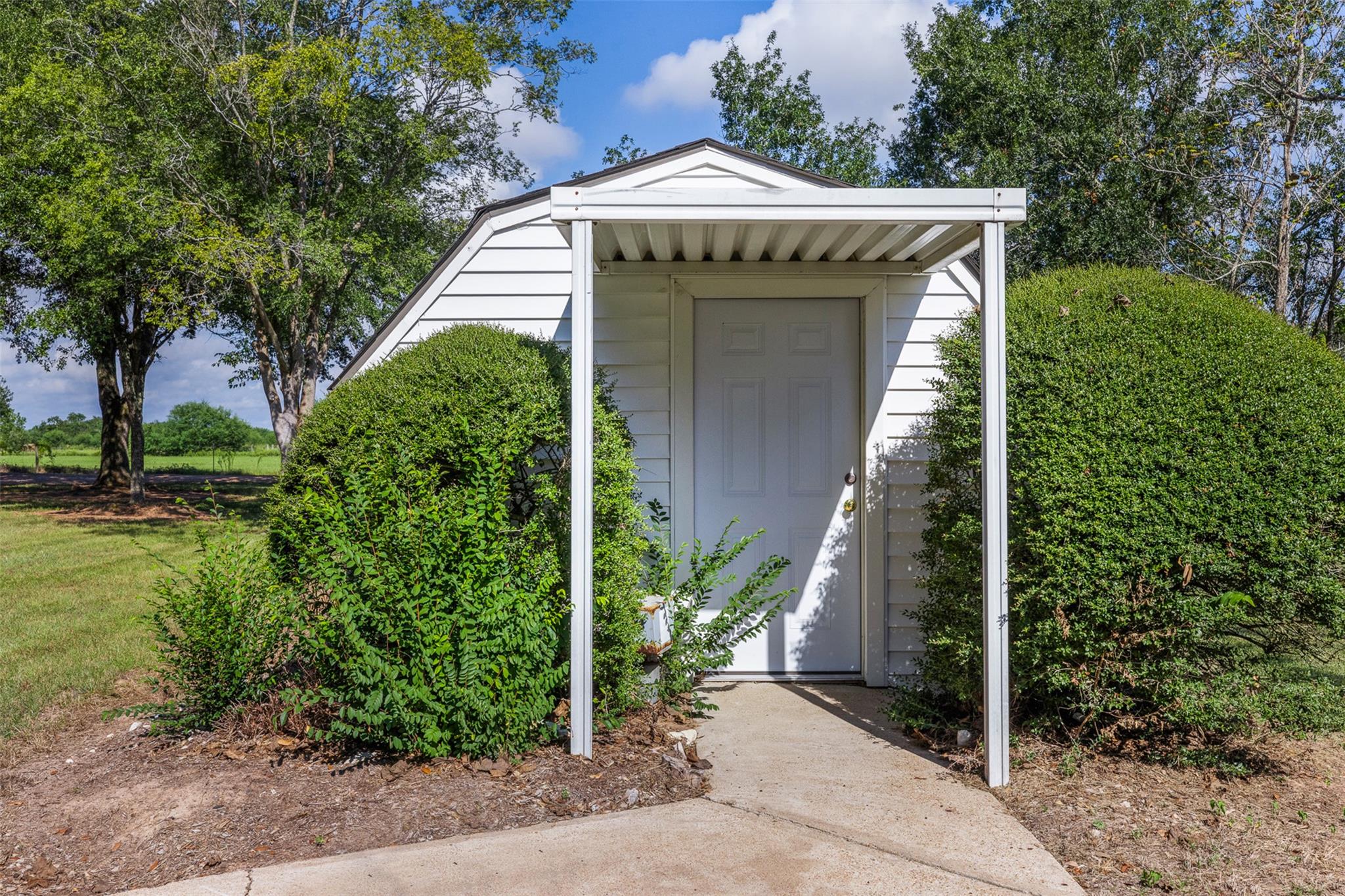 1713 Woody Ln, Sealy, TX 77474