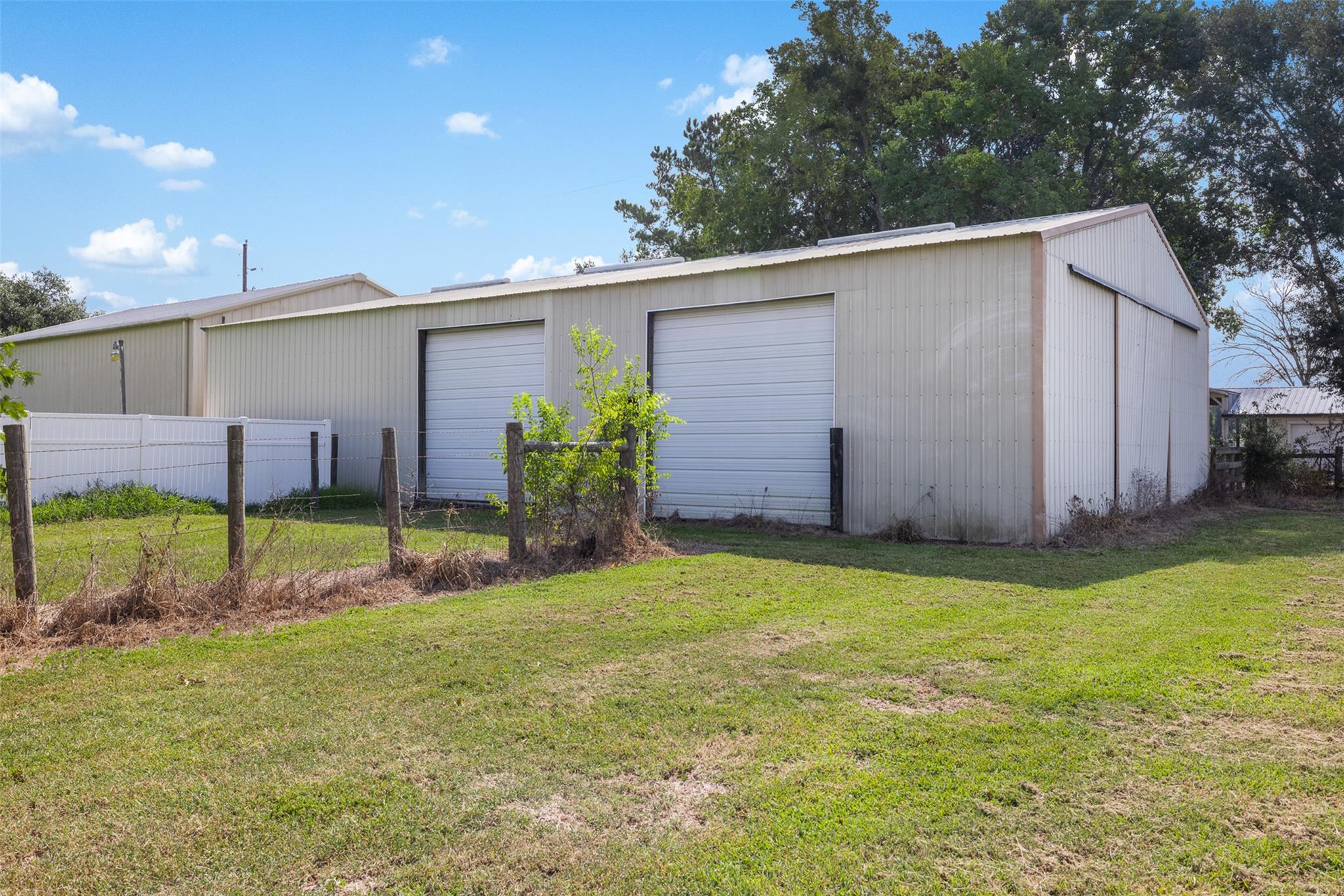 1713 Woody Ln, Sealy, TX 77474