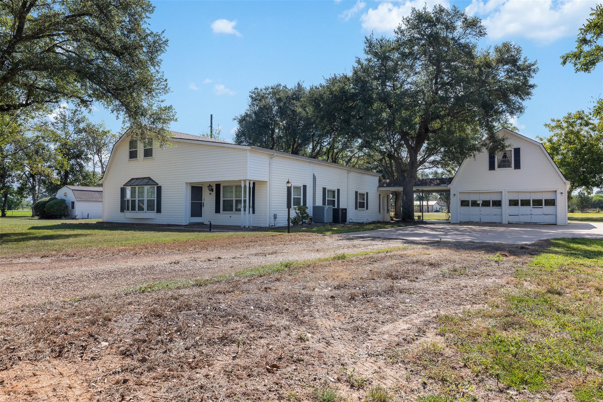 1713 Woody Ln, Sealy, TX 77474