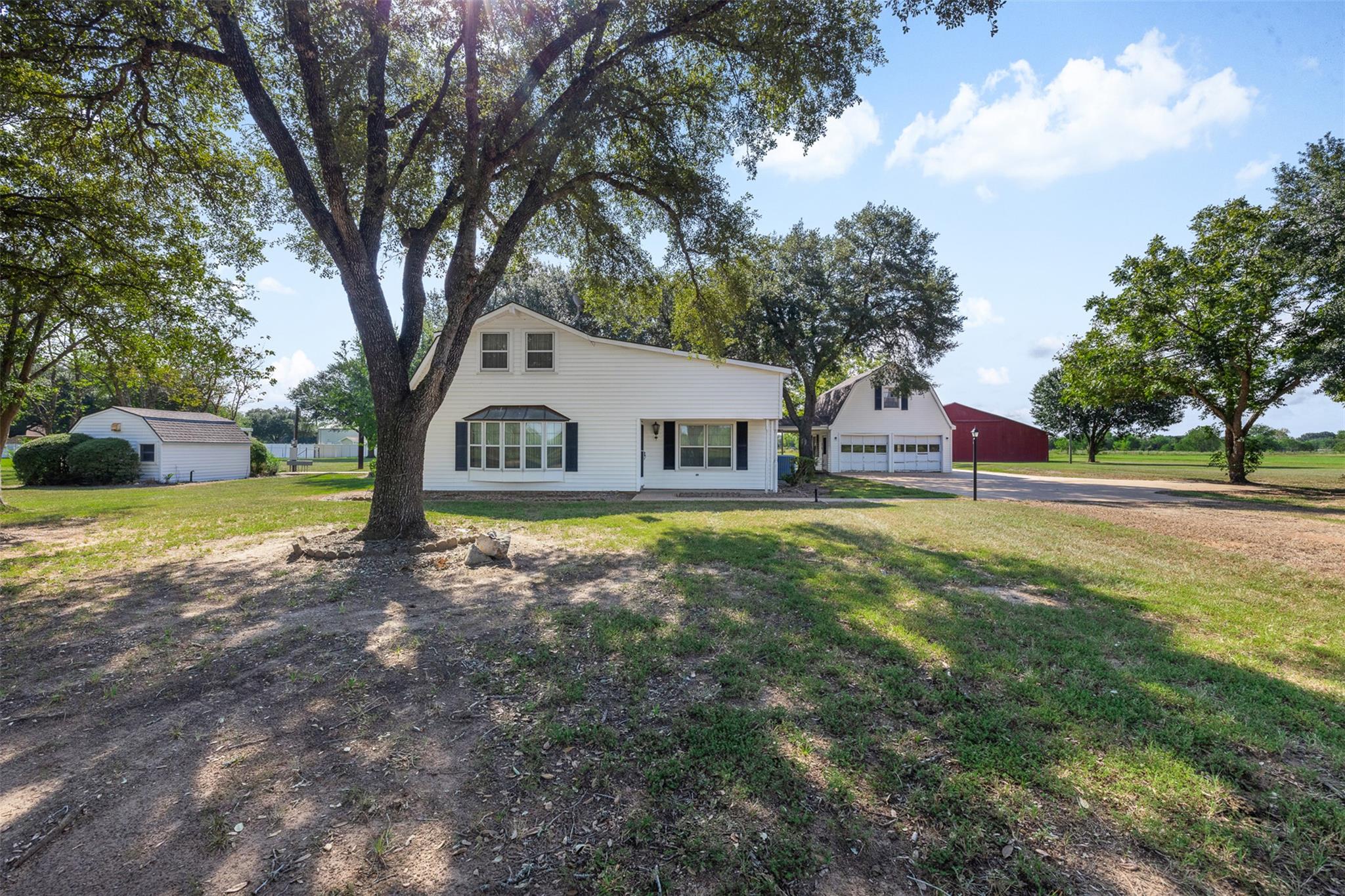 1713 Woody Ln, Sealy, TX 77474