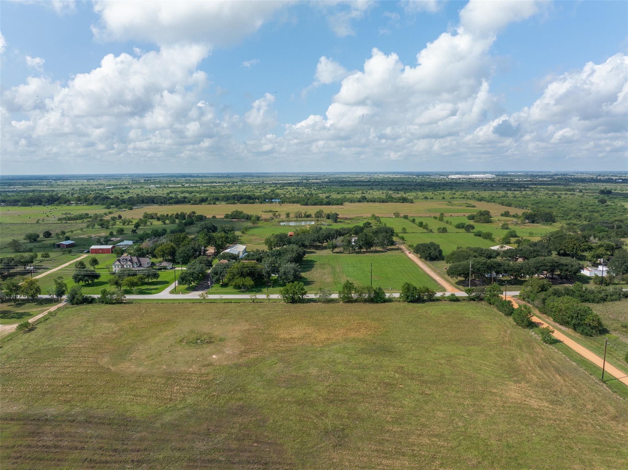 1713 Woody Ln, Sealy, TX 77474