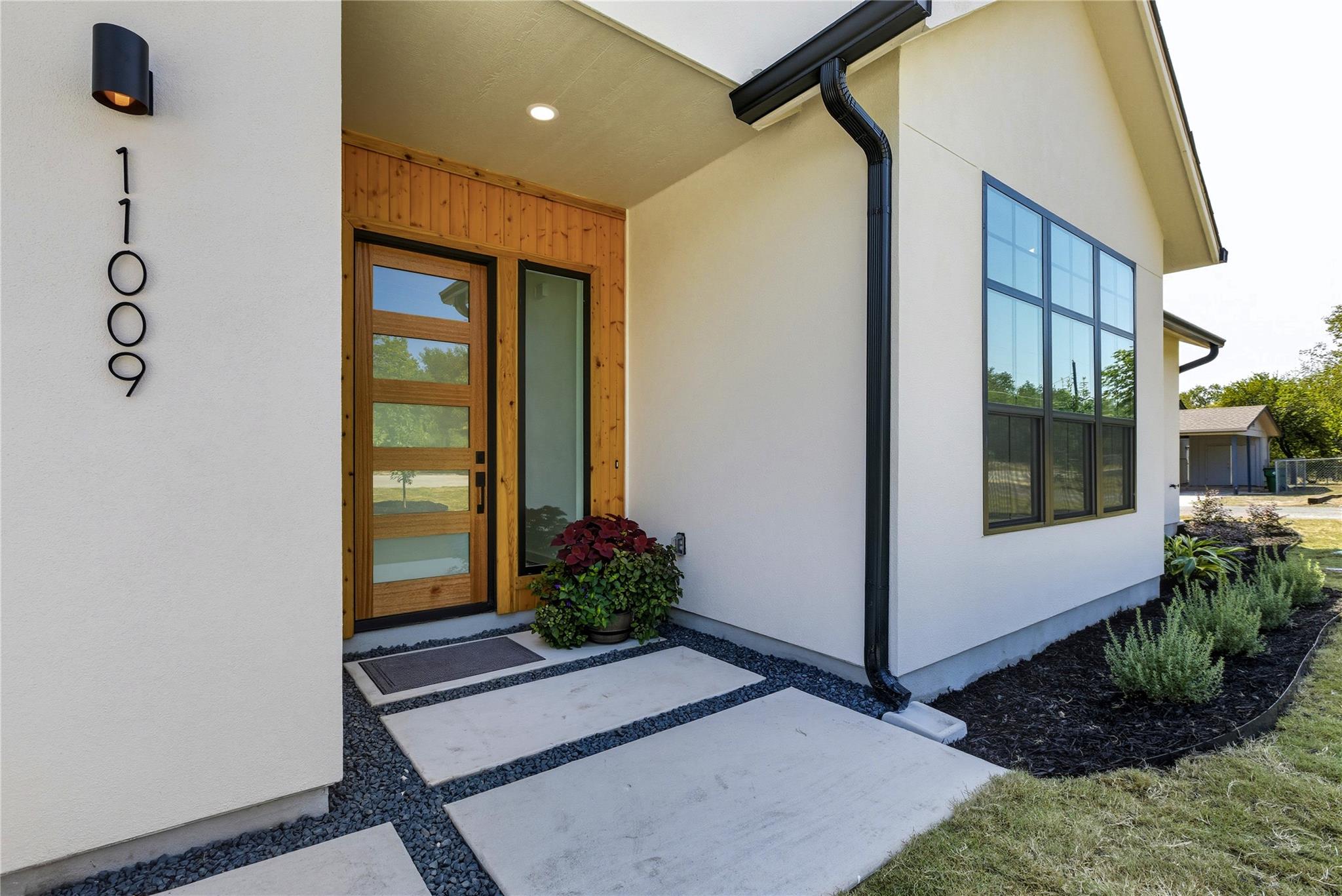 11009 Second St, Jonestown, TX 78645