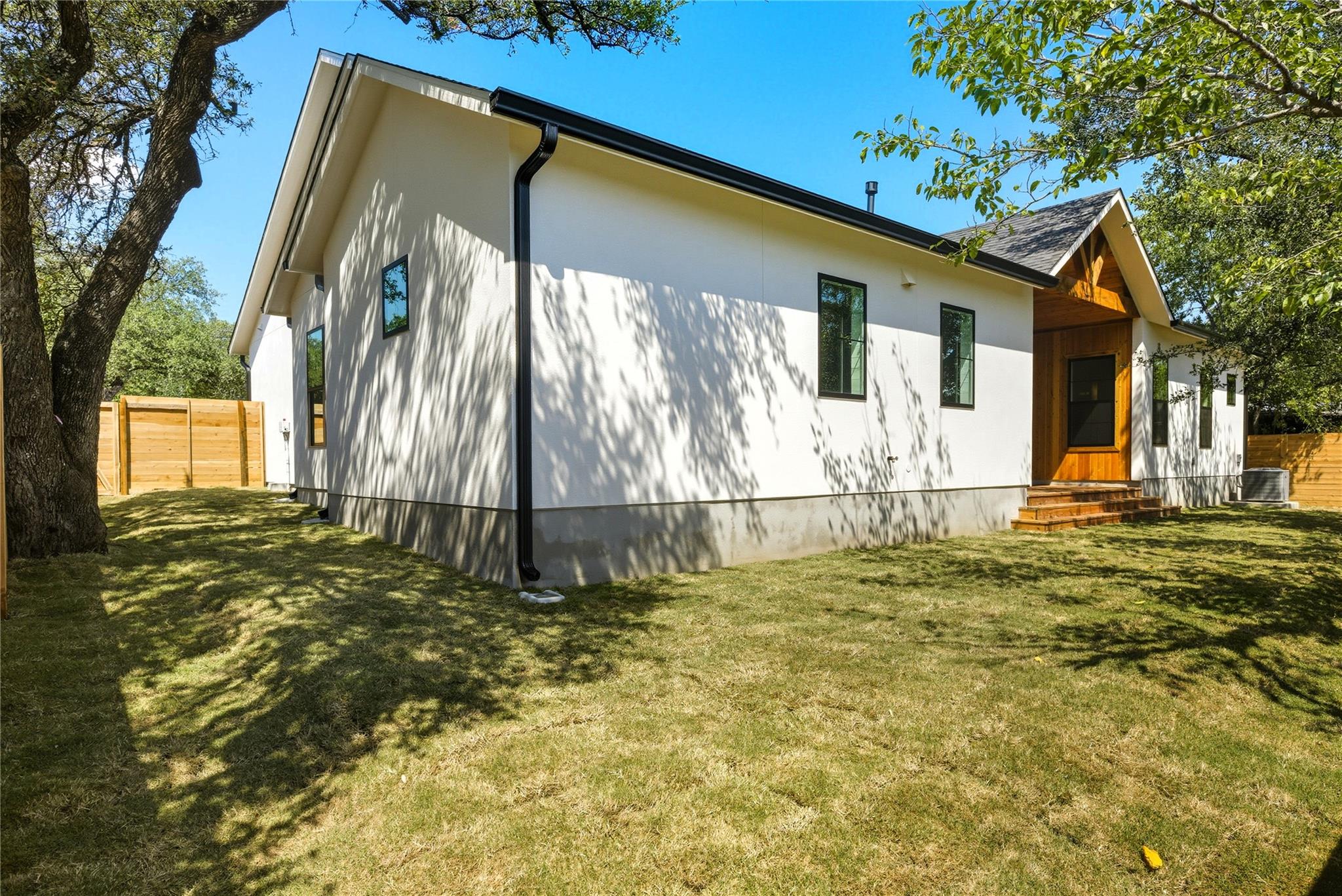 11009 Second St, Jonestown, TX 78645