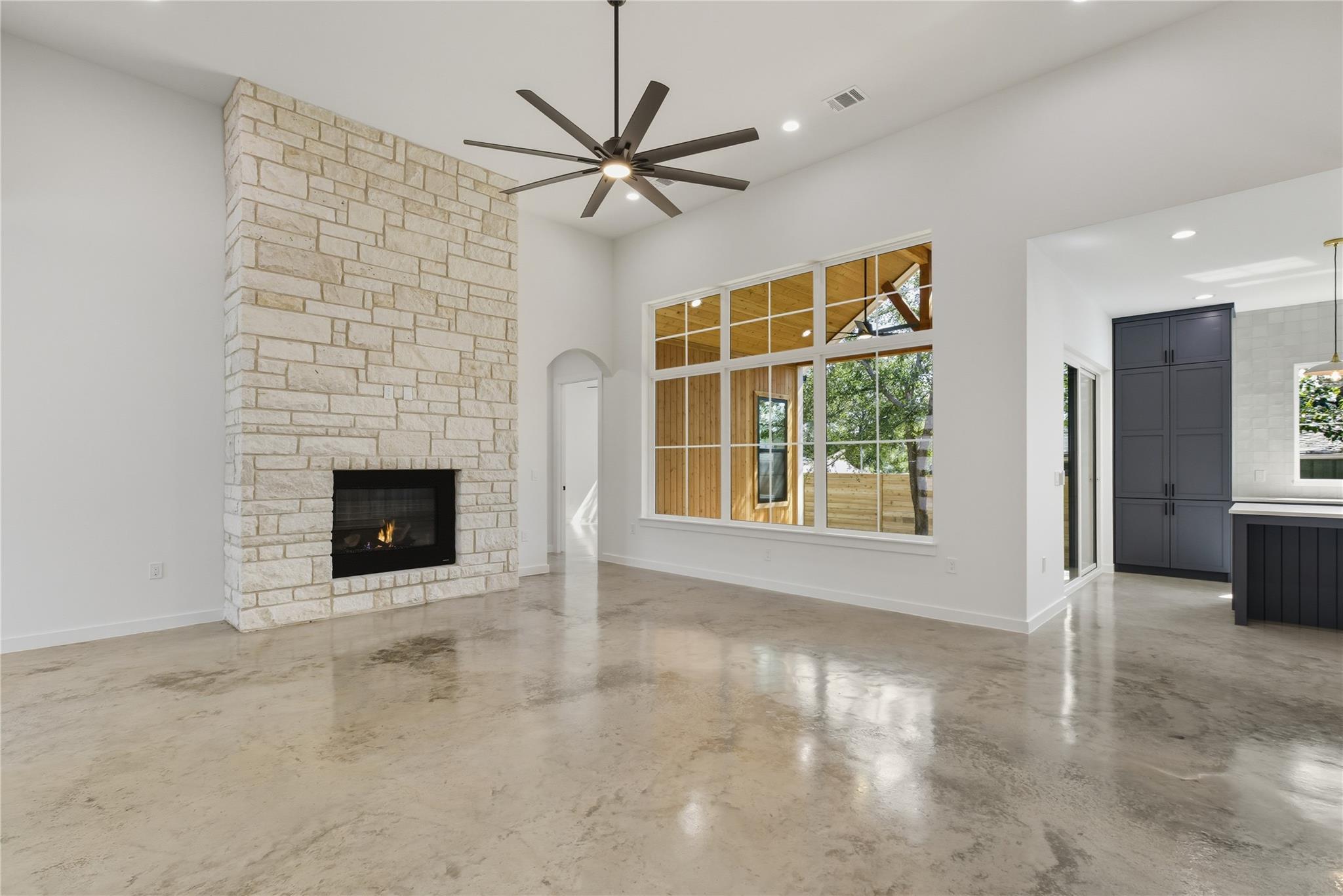 11009 Second St, Jonestown, TX 78645