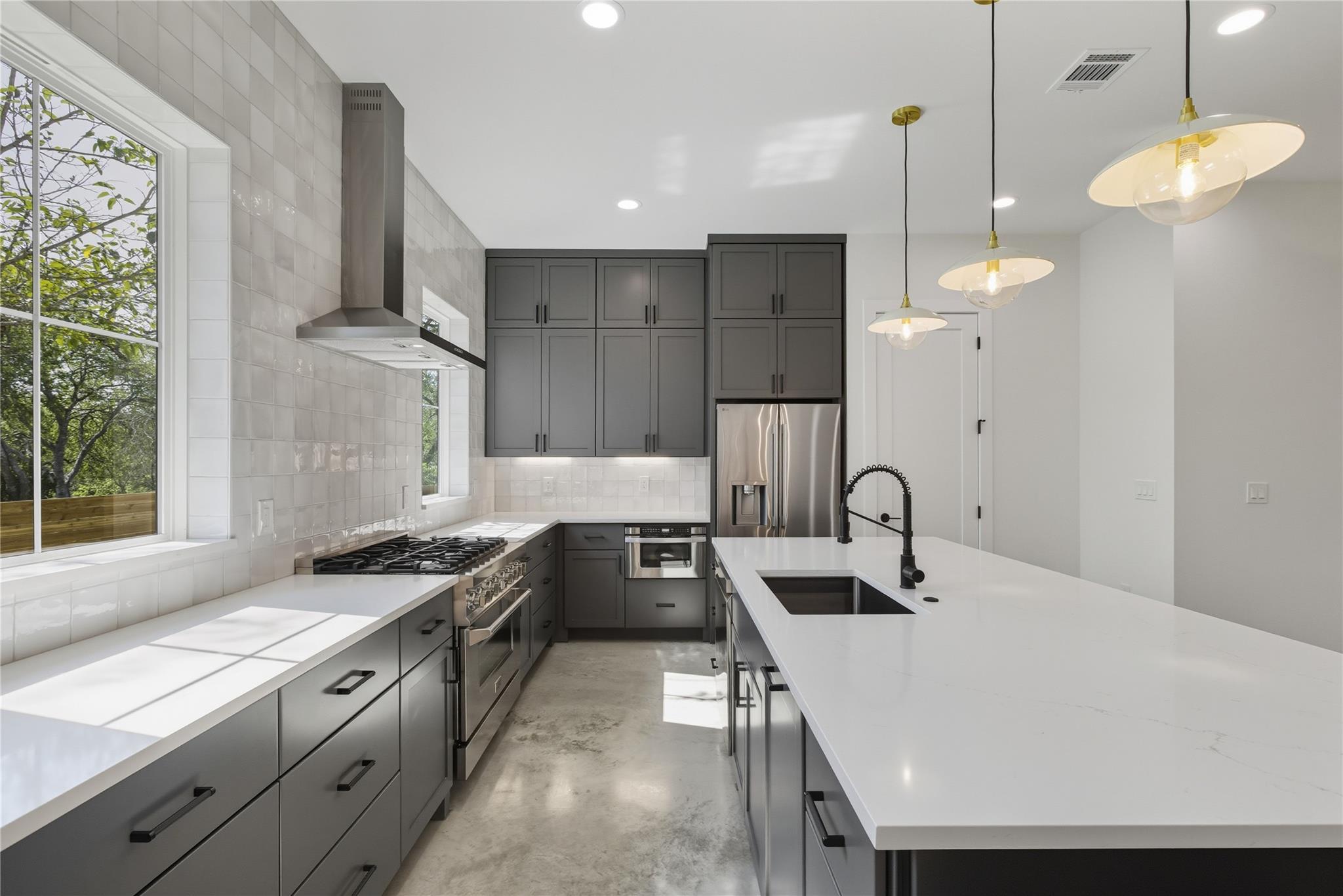 11009 Second St, Jonestown, TX 78645