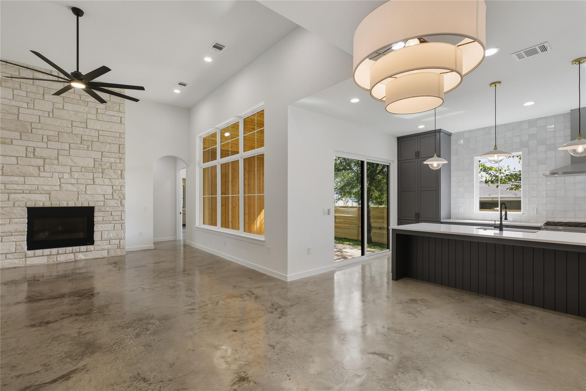 11009 Second St, Jonestown, TX 78645