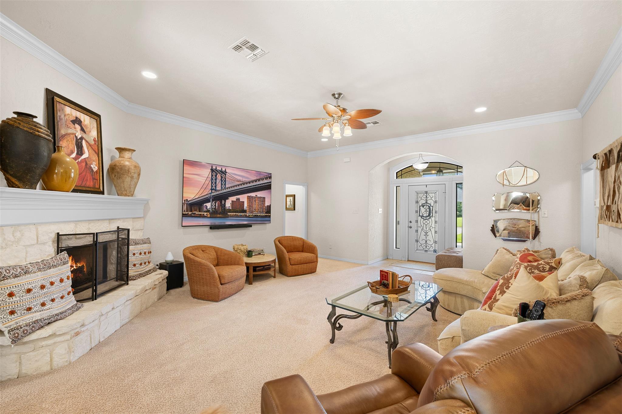 814 Woodson Dr, Caldwell, TX 77836