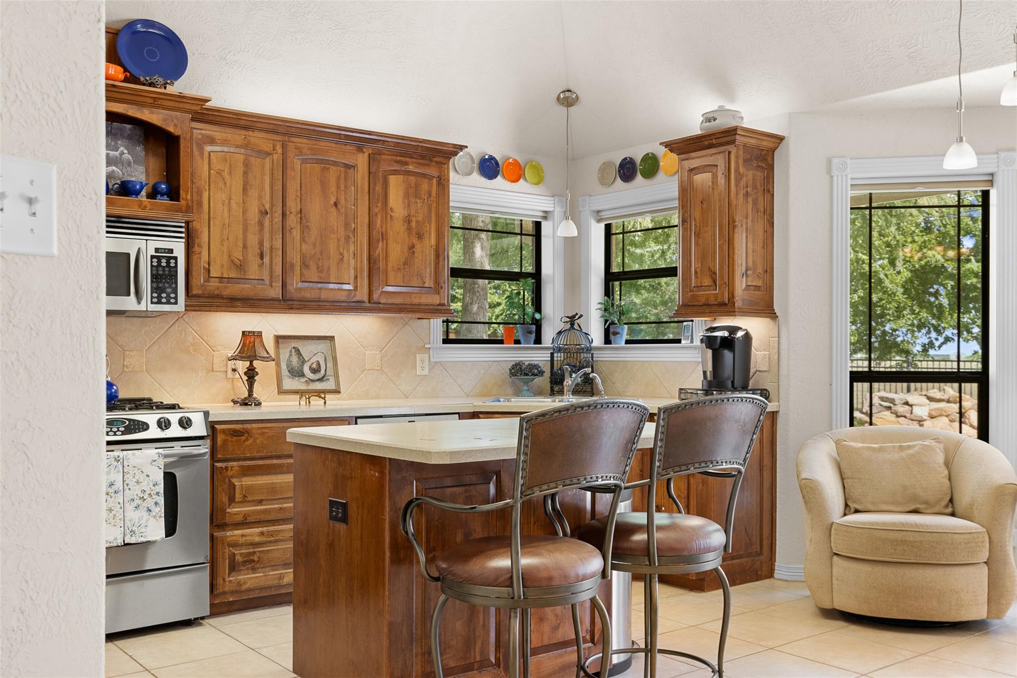 814 Woodson Dr, Caldwell, TX 77836