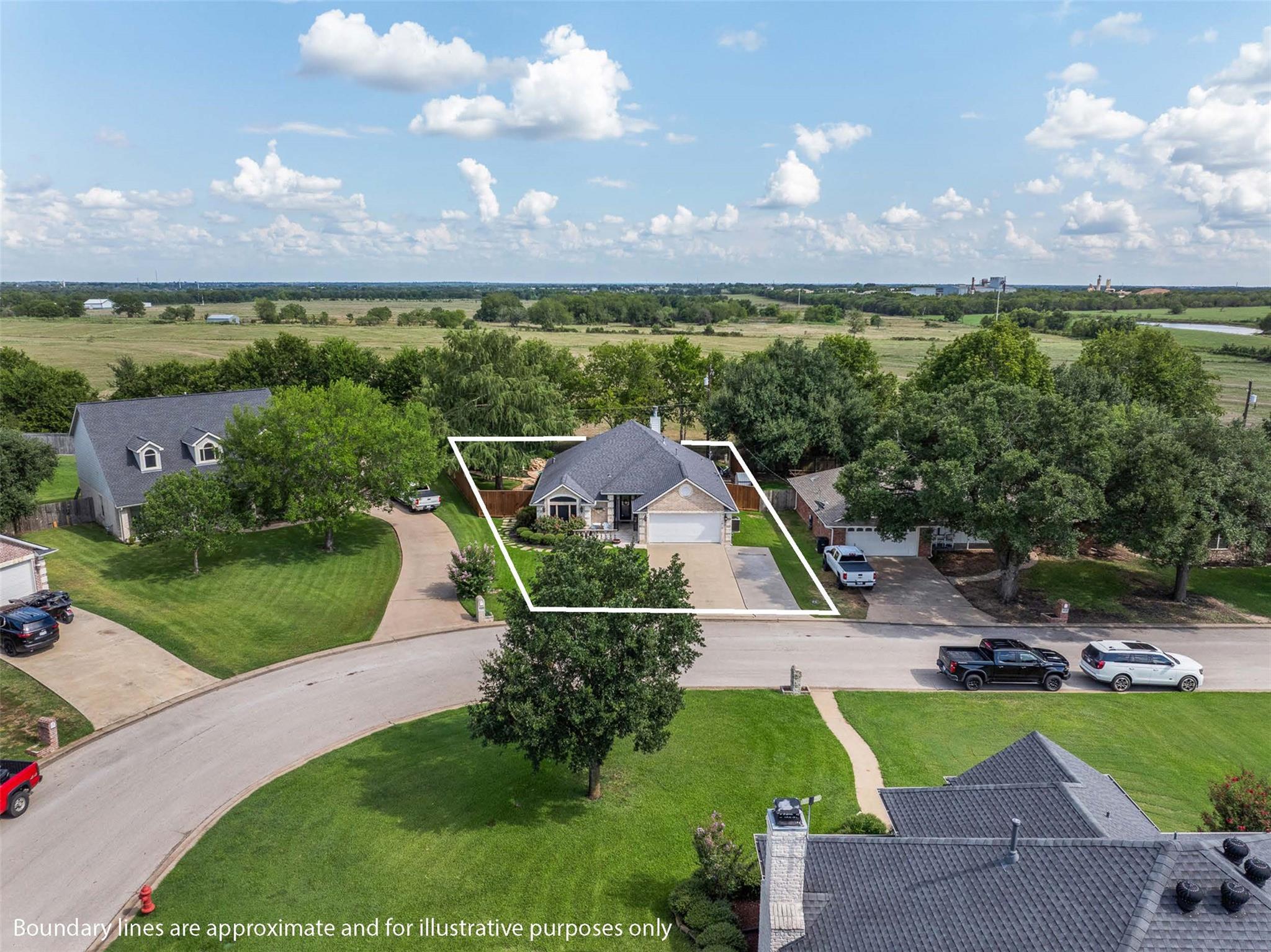 814 Woodson Dr, Caldwell, TX 77836