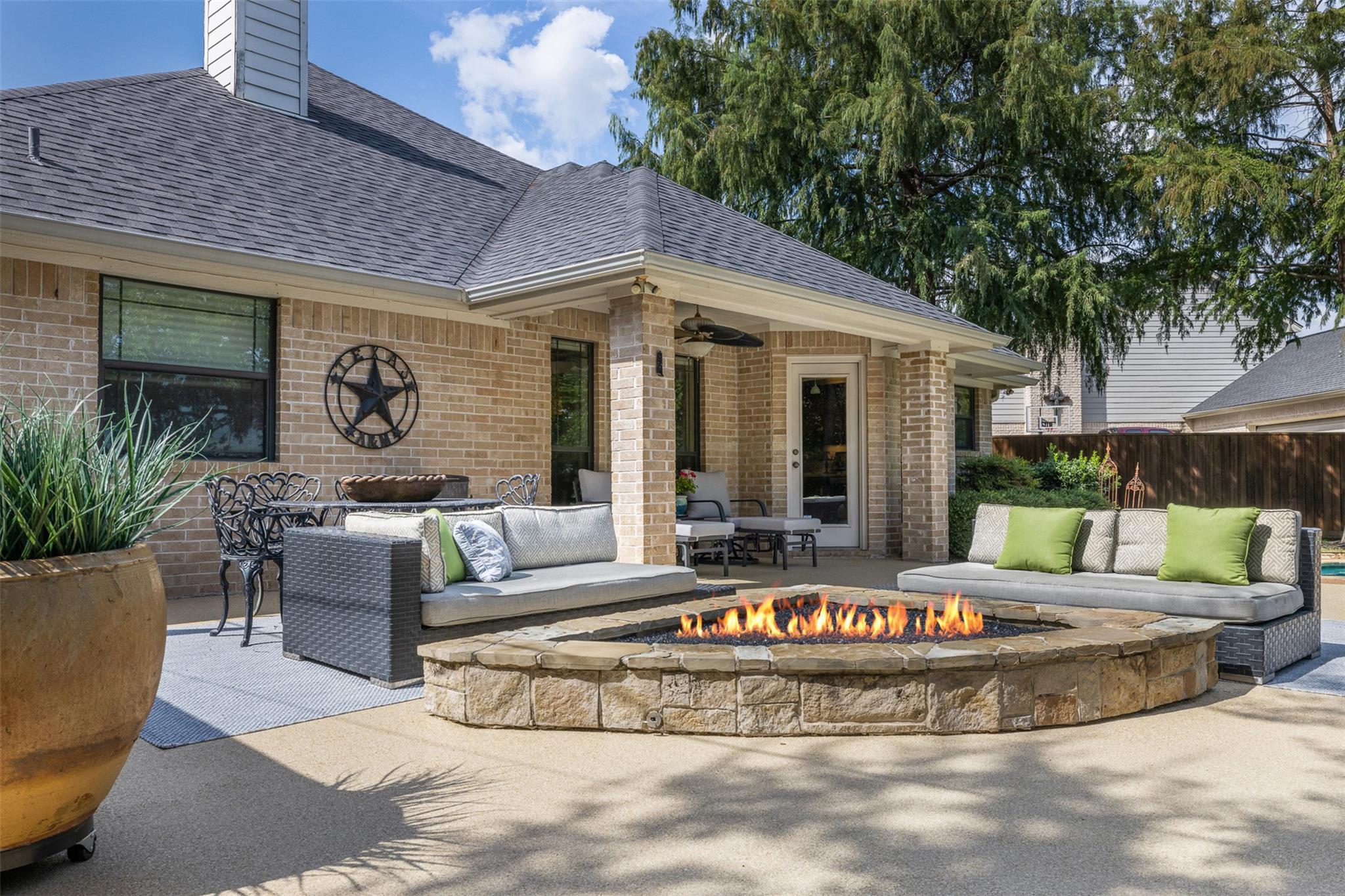 814 Woodson Dr, Caldwell, TX 77836