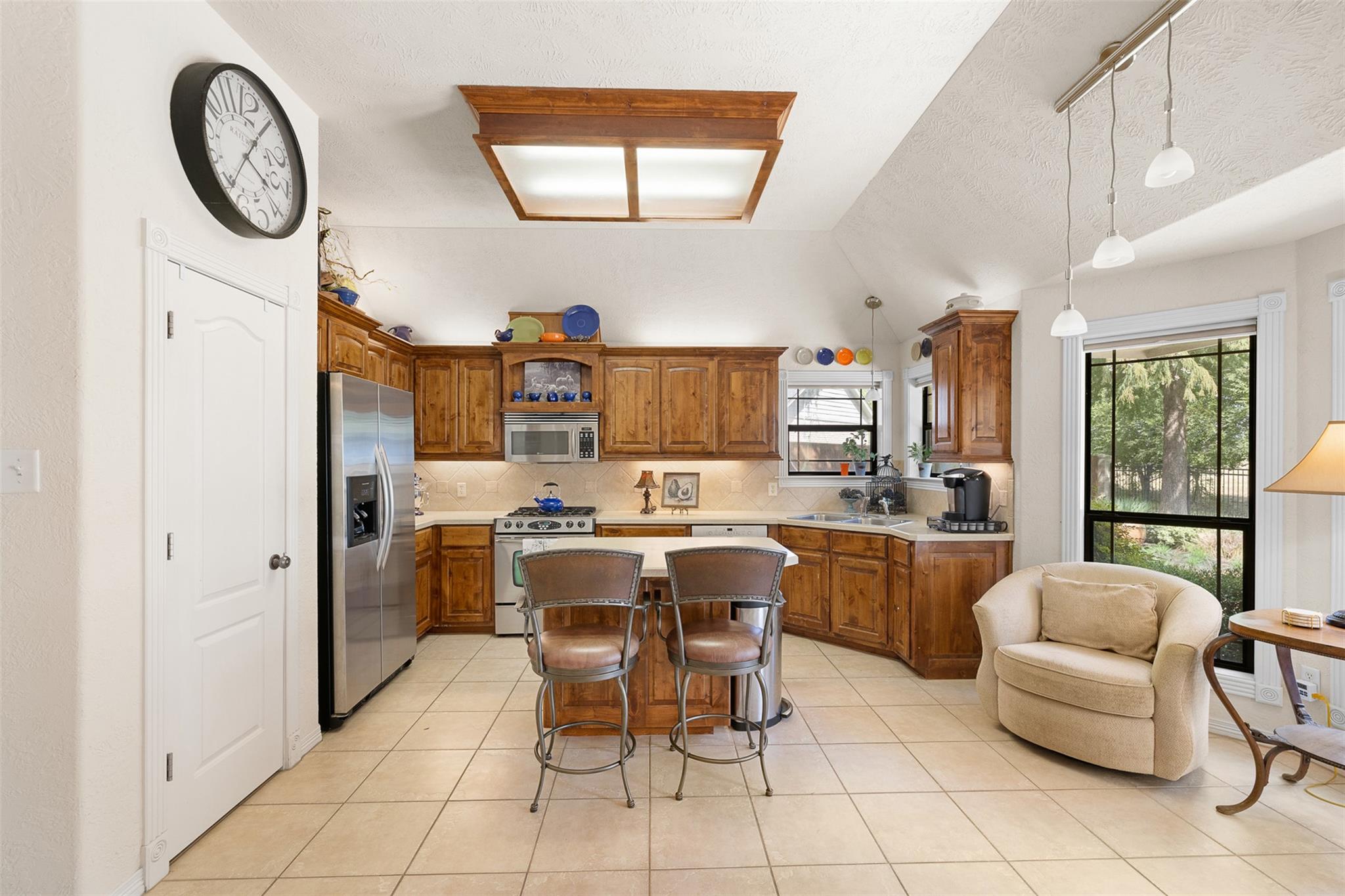 814 Woodson Dr, Caldwell, TX 77836