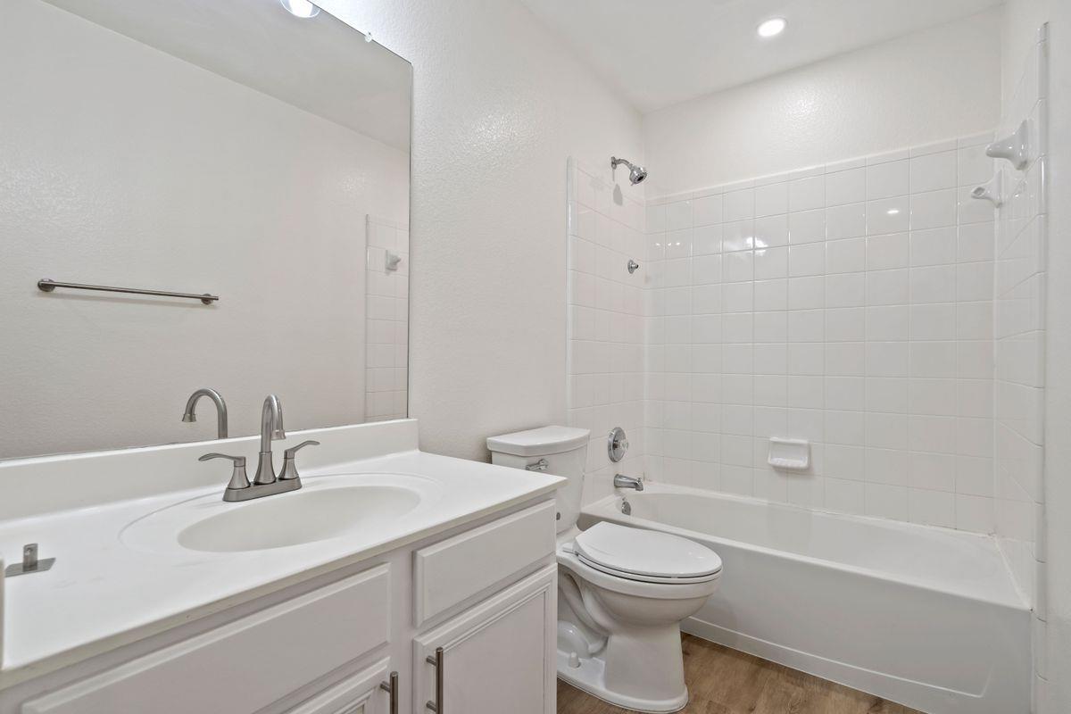 101 Redwood Dr, Kyle, TX 78640