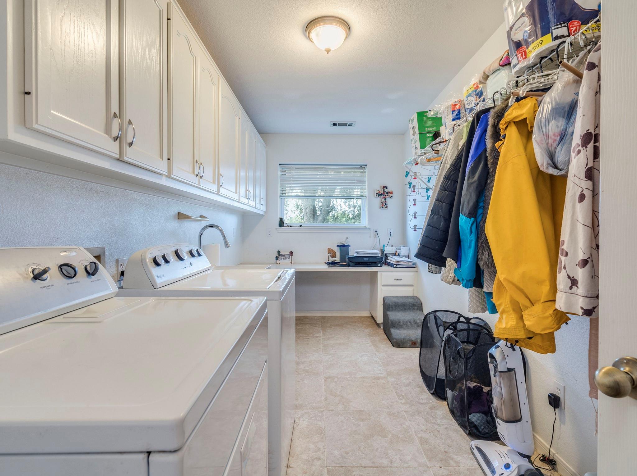 182 Lantana Ln, Maxwell, TX 78656