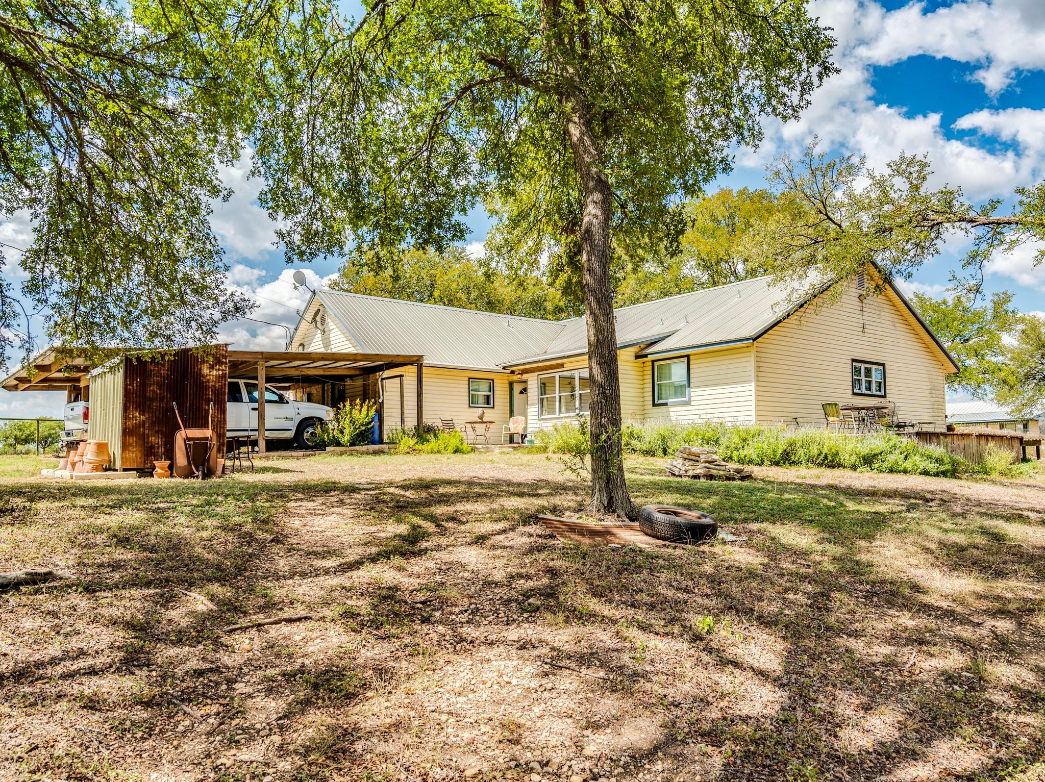182 Lantana Ln, Maxwell, TX 78656