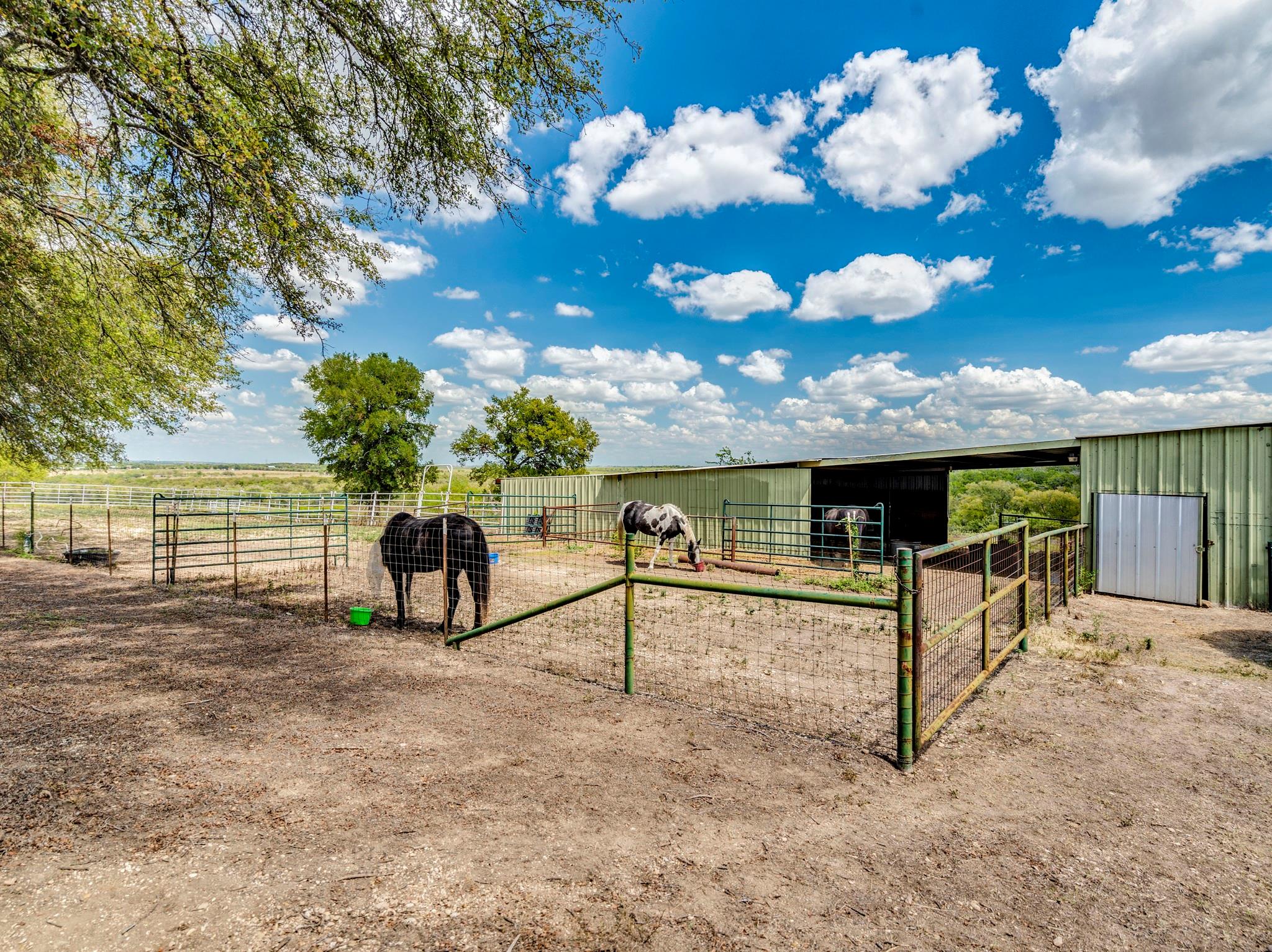 182 Lantana Ln, Maxwell, TX 78656