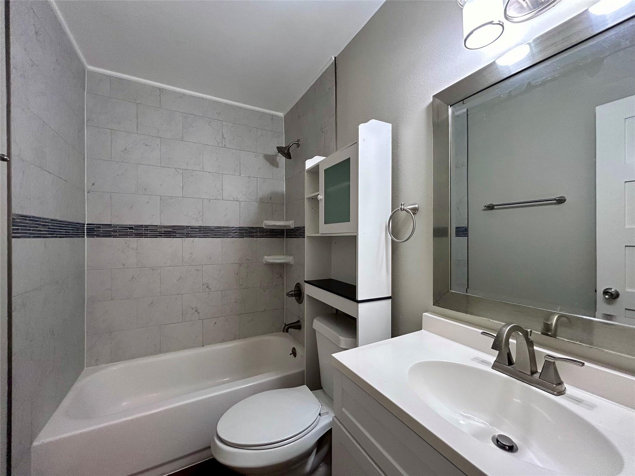 1900 Gracy Farms Ln # B, Austin, TX 78758