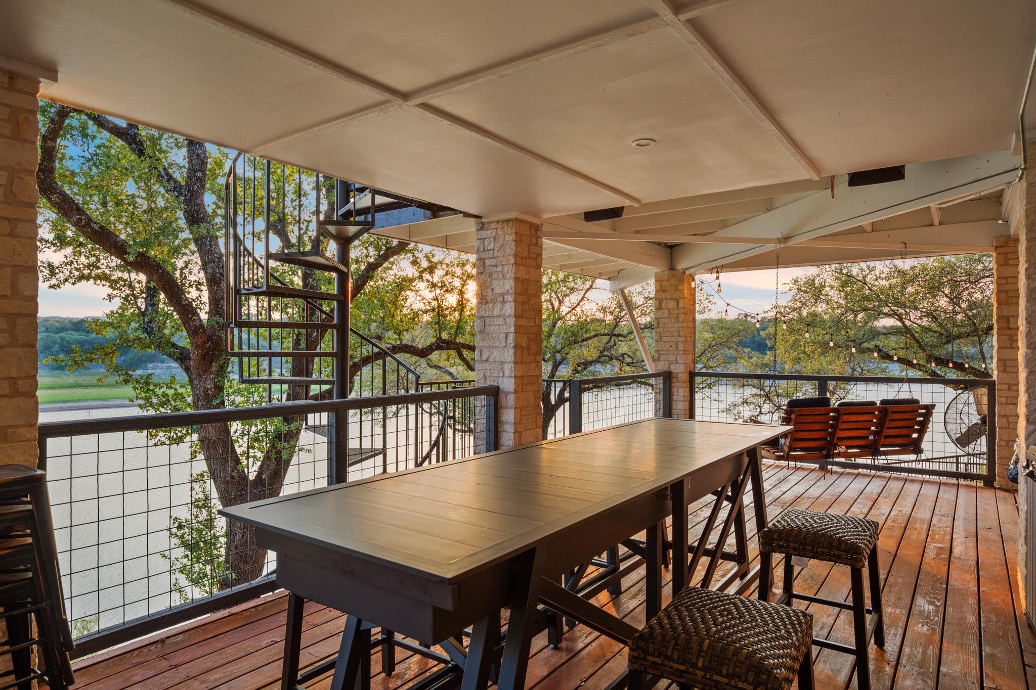 1352 Lake Shore Dr, Spicewood, TX 78669