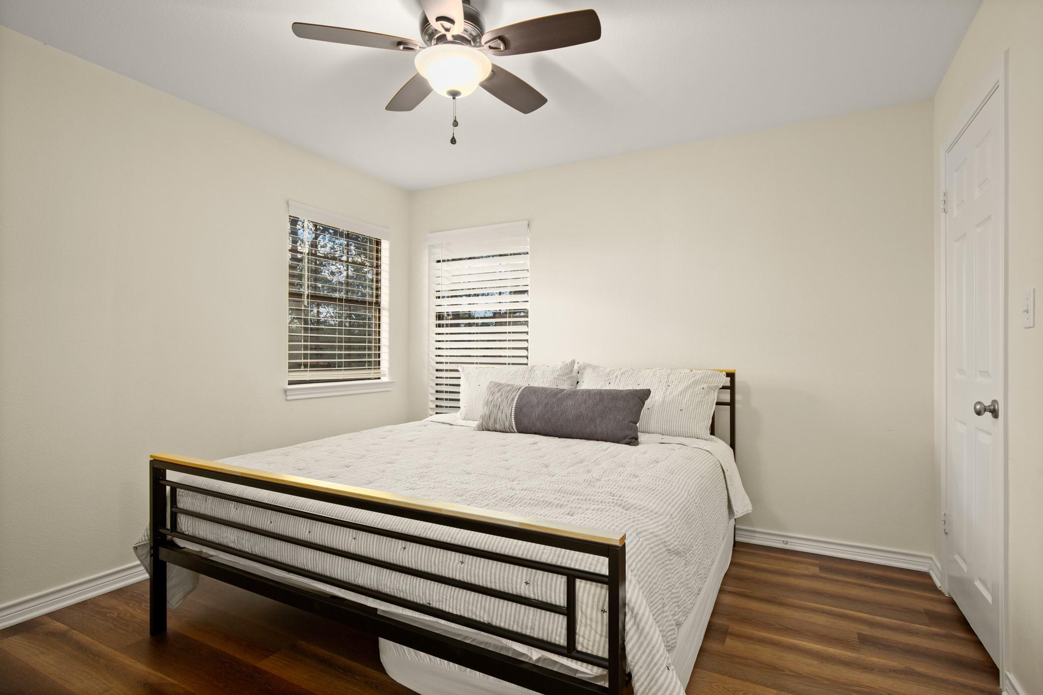 1352 Lake Shore Dr, Spicewood, TX 78669