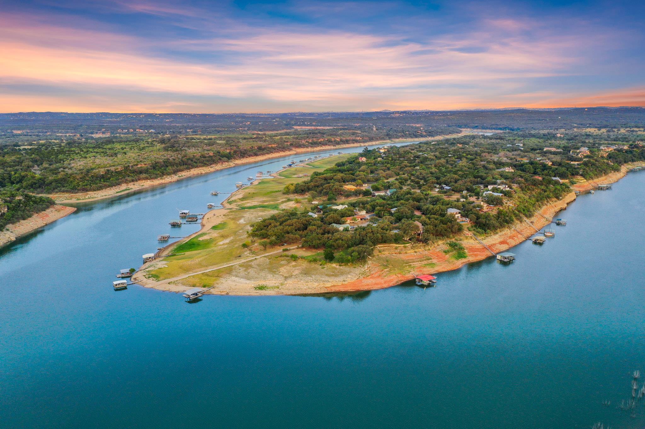 1352 Lake Shore Dr, Spicewood, TX 78669