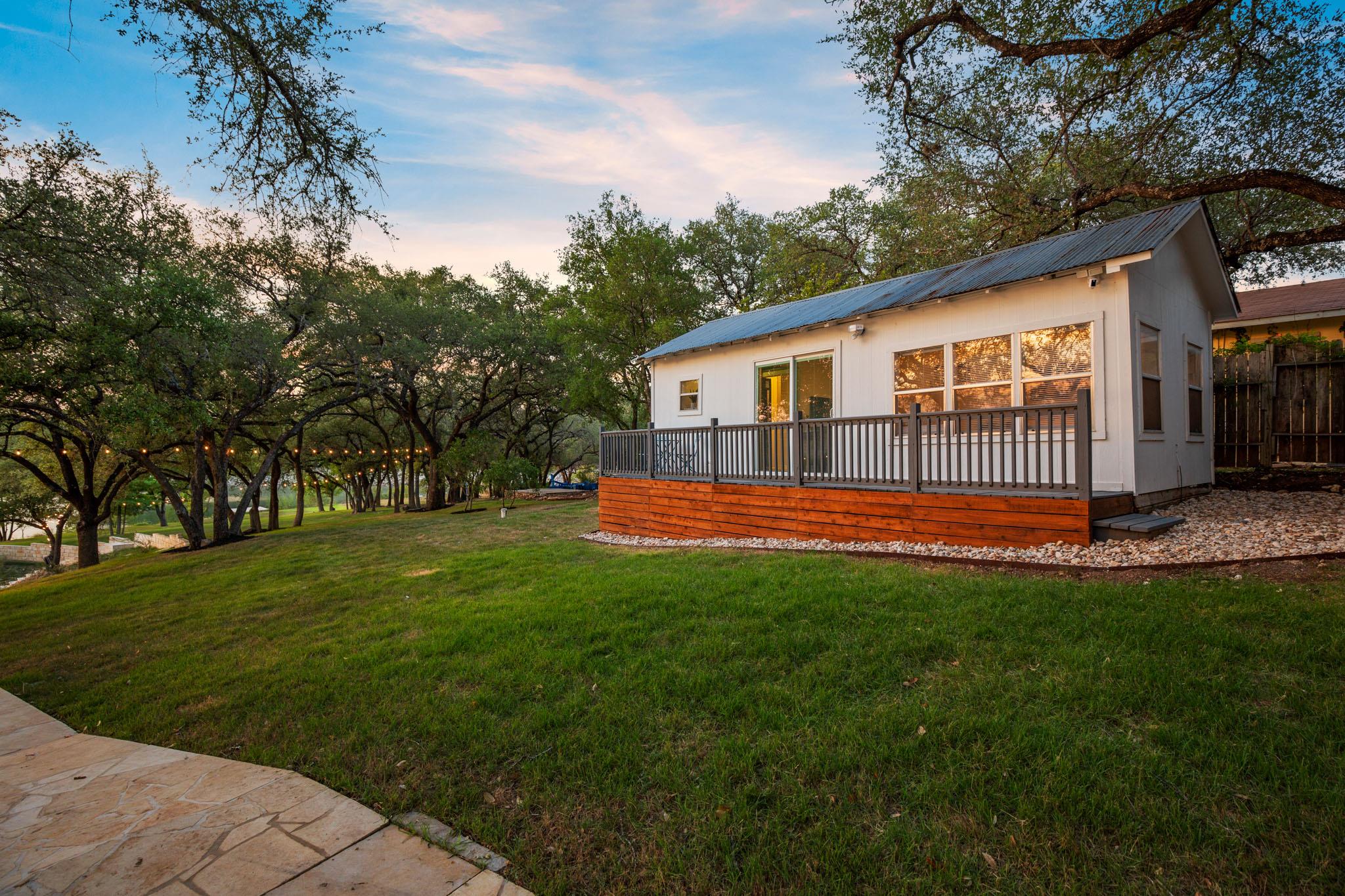 1352 Lake Shore Dr, Spicewood, TX 78669