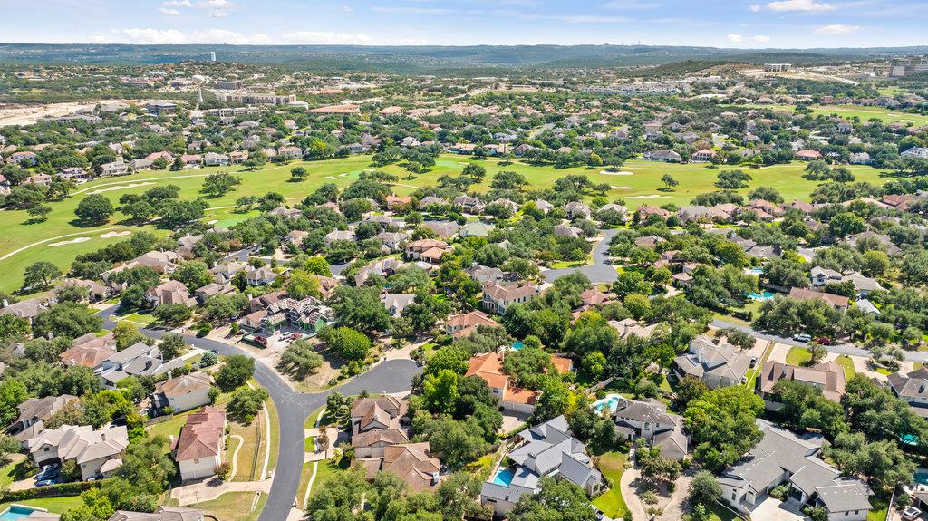 4 Glenway Ct, The Hills, TX 78738