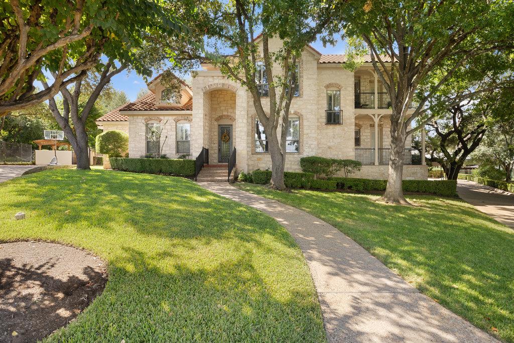 4 Glenway Ct, The Hills, TX 78738