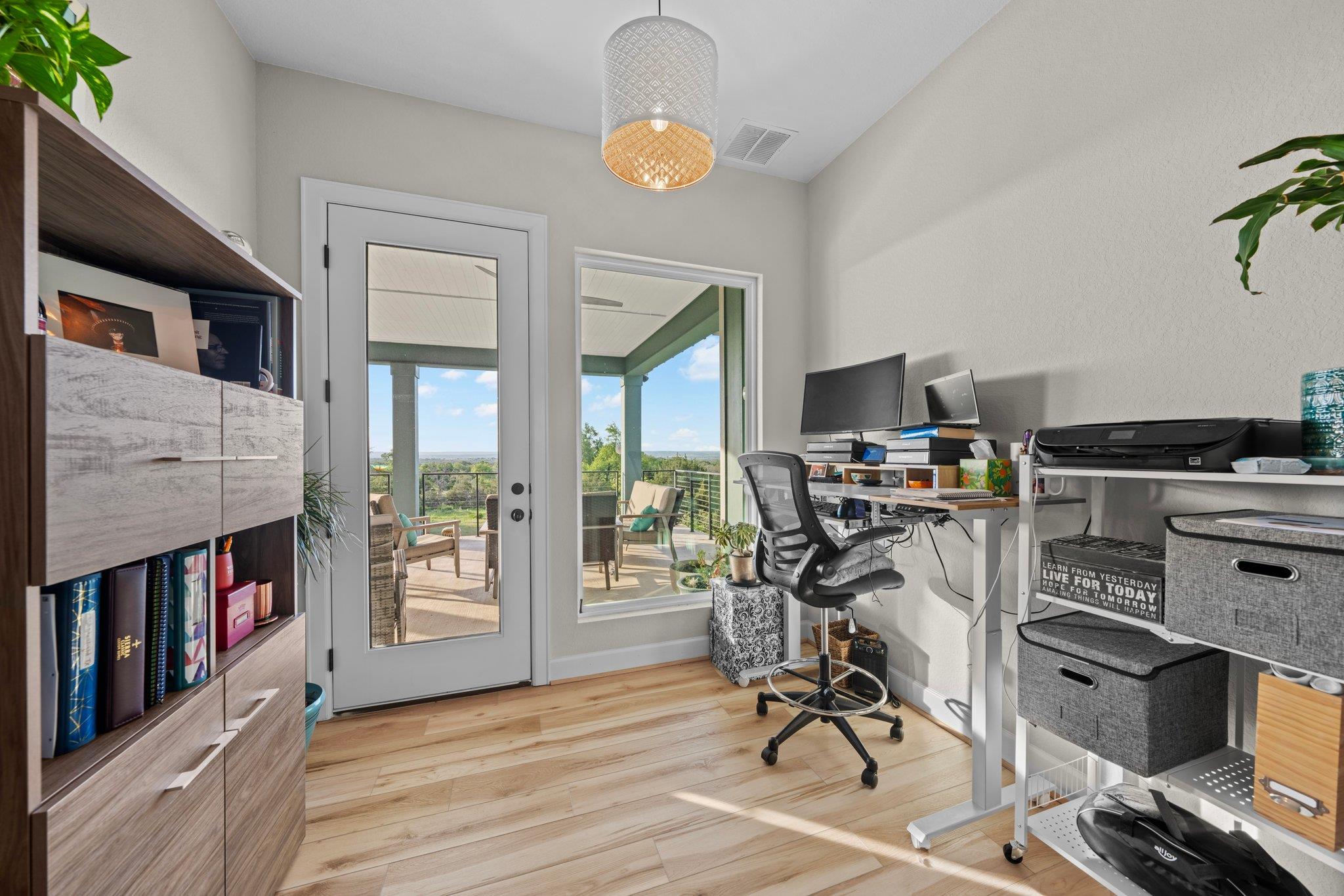 554 Seven Falls Dr, Fredericksburg, TX 78624