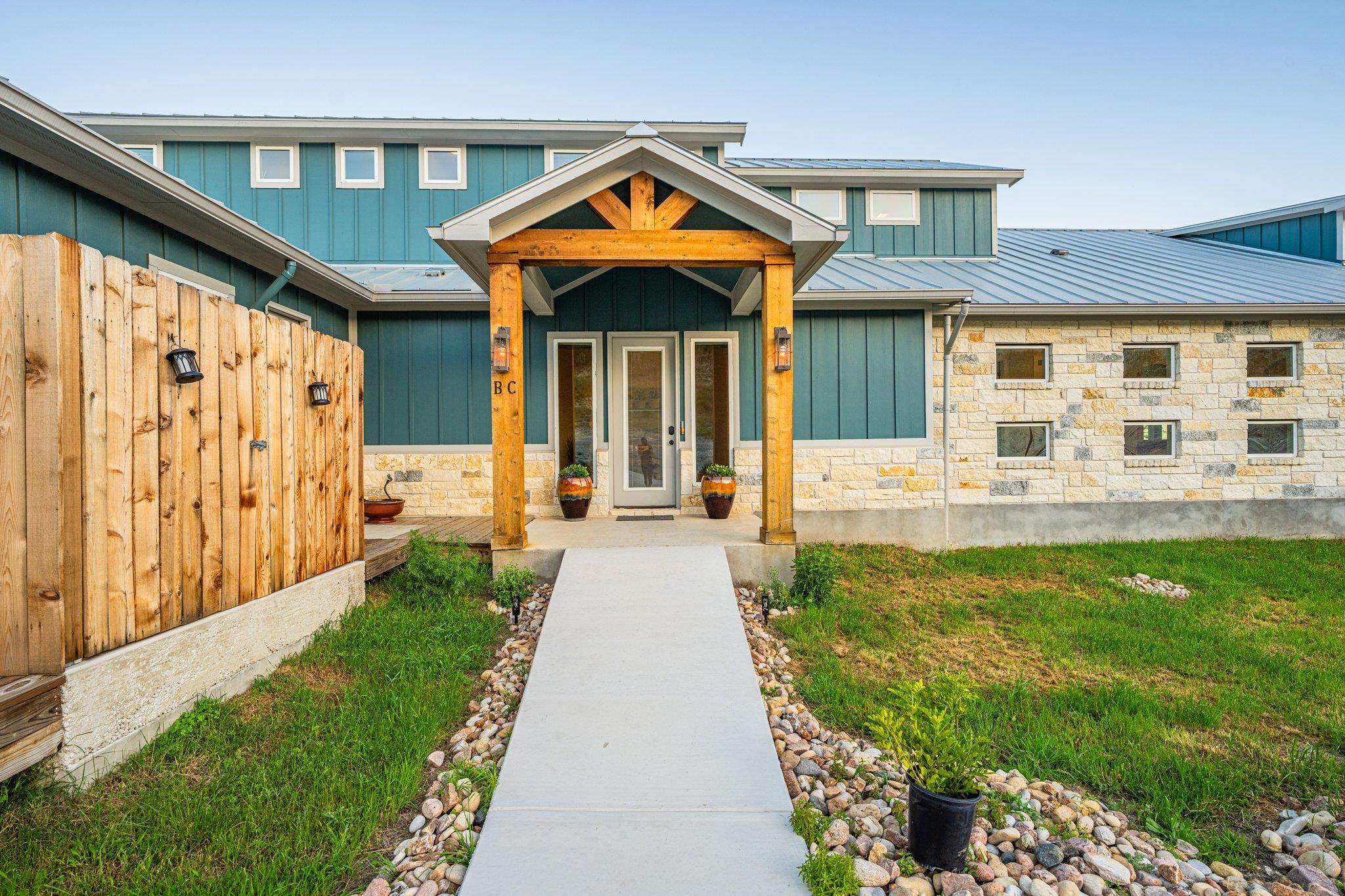 554 Seven Falls Dr, Fredericksburg, TX 78624