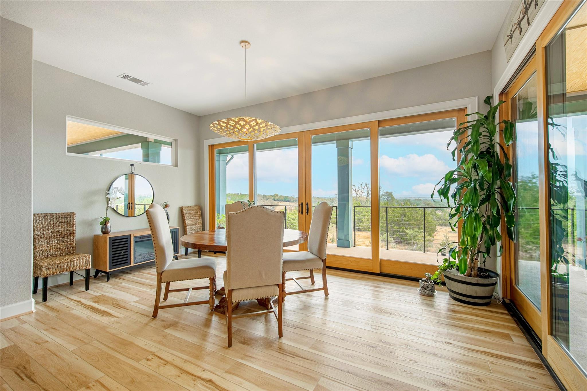 554 Seven Falls Dr, Fredericksburg, TX 78624