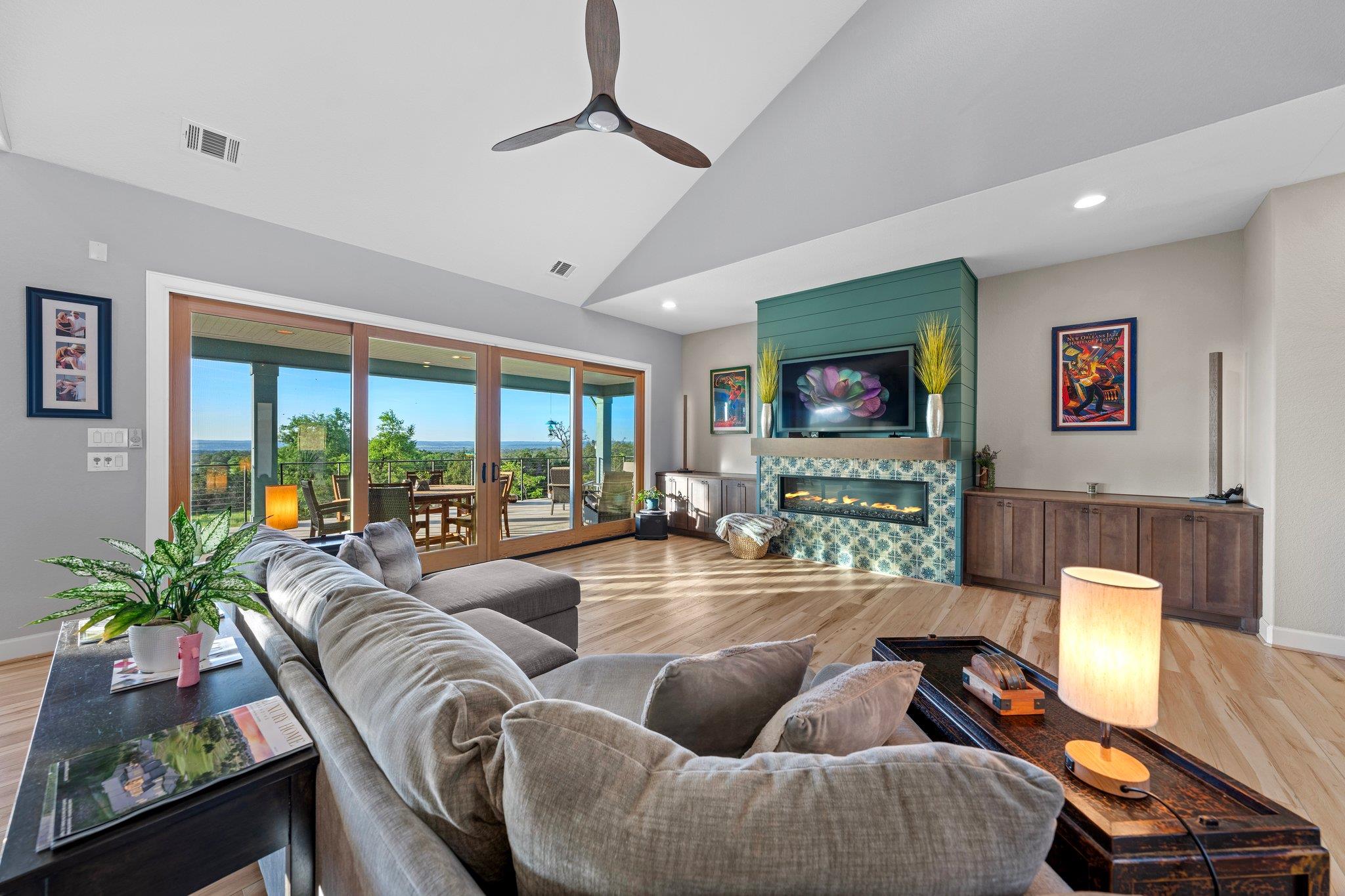 554 Seven Falls Dr, Fredericksburg, TX 78624