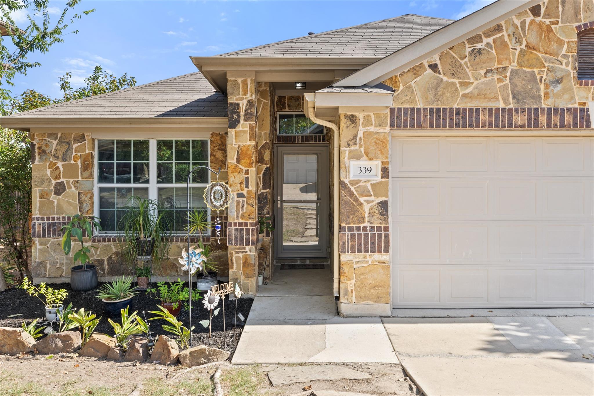 339 Strawberry Blonde Dr, Buda, TX 78610