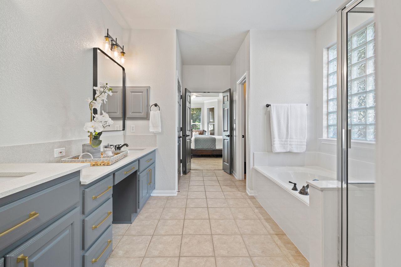 2649 Henley Dr, Round Rock, TX 78681