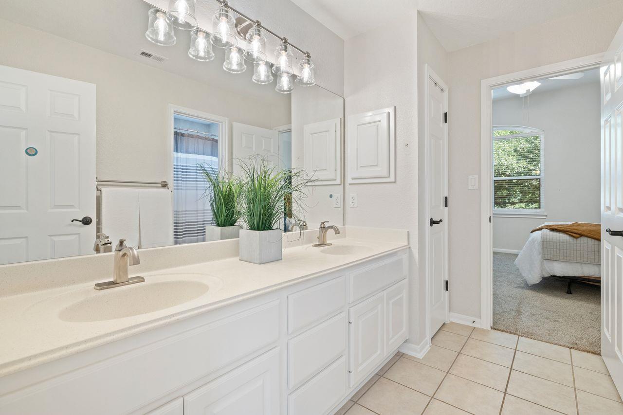 2649 Henley Dr, Round Rock, TX 78681