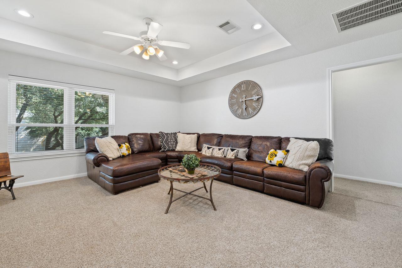 2649 Henley Dr, Round Rock, TX 78681