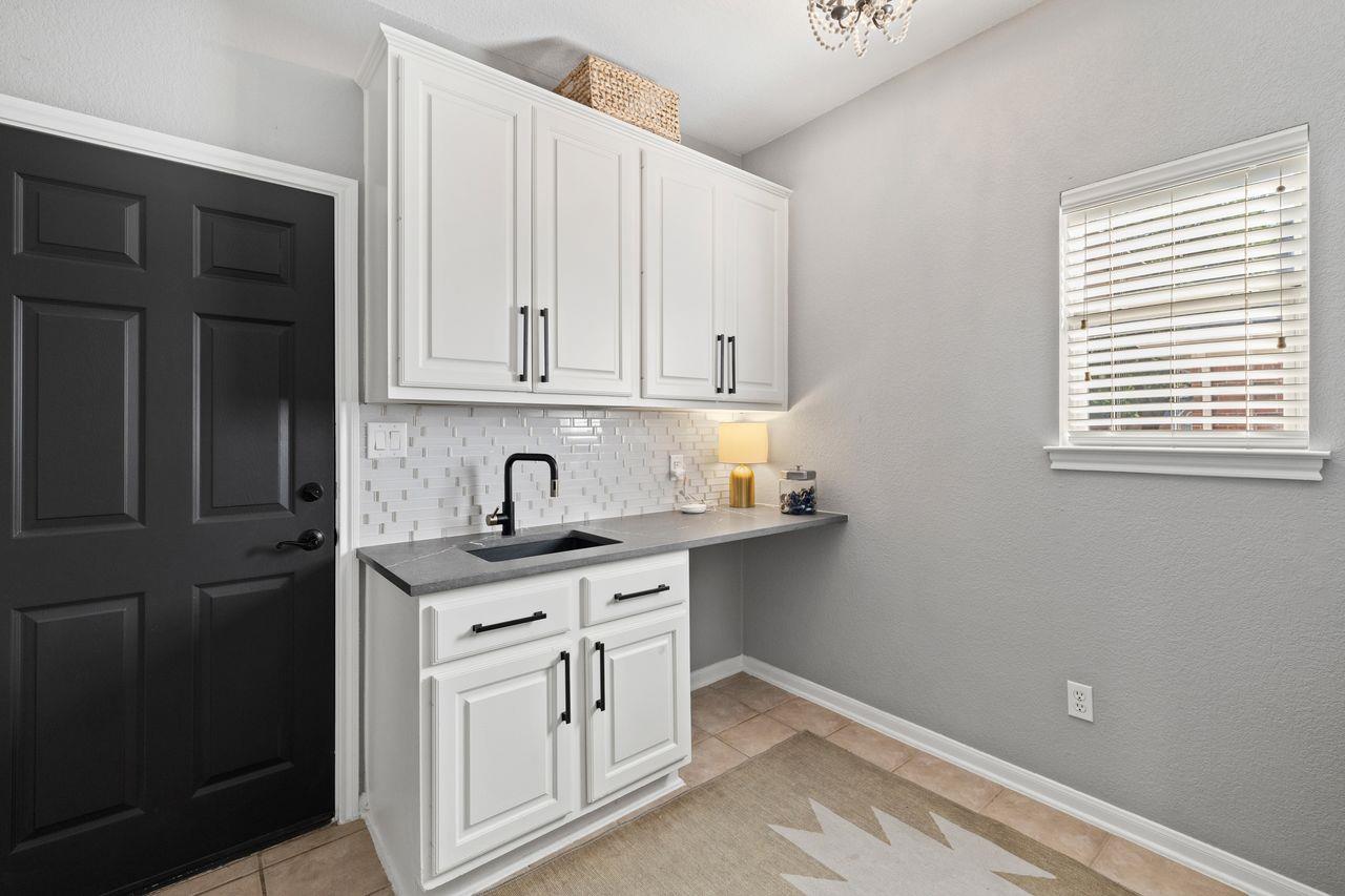 2649 Henley Dr, Round Rock, TX 78681