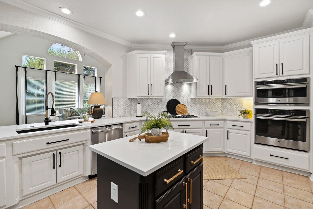 2649 Henley Dr, Round Rock, TX 78681