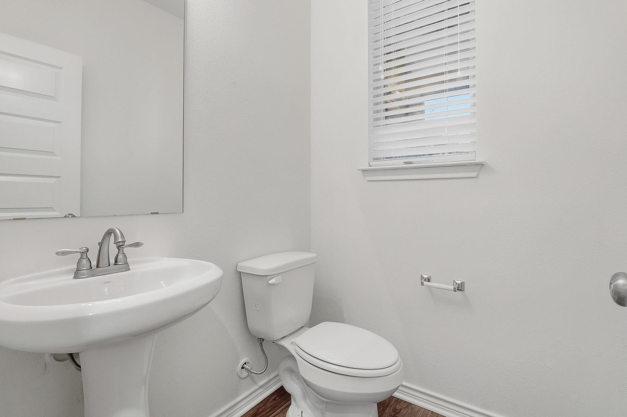 8001 Dampton Ln, Austin, TX 78744