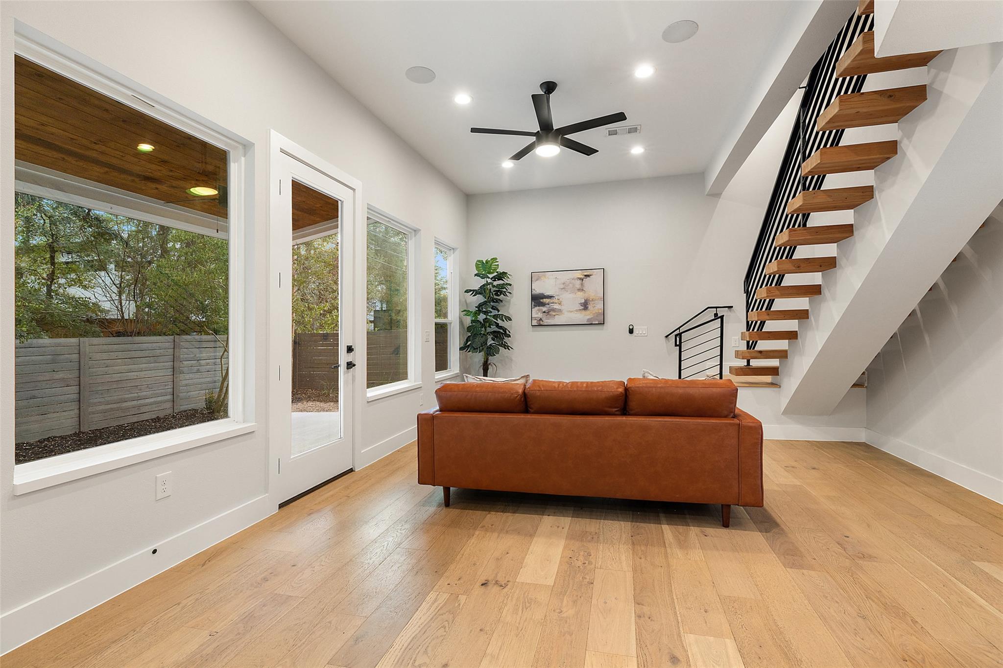 909 Philco Dr # 2, Austin, TX 78745