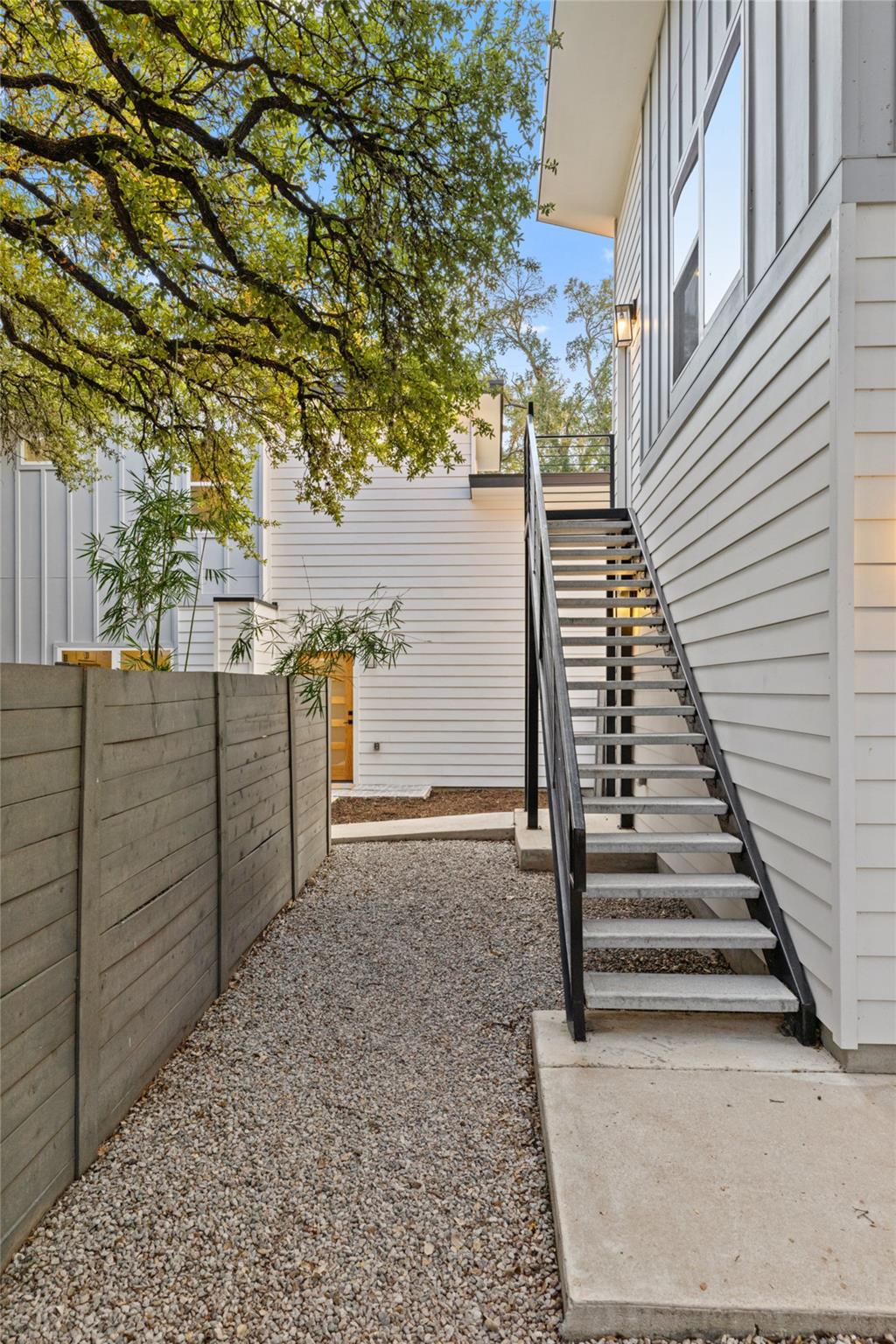 909 Philco Dr # 2, Austin, TX 78745