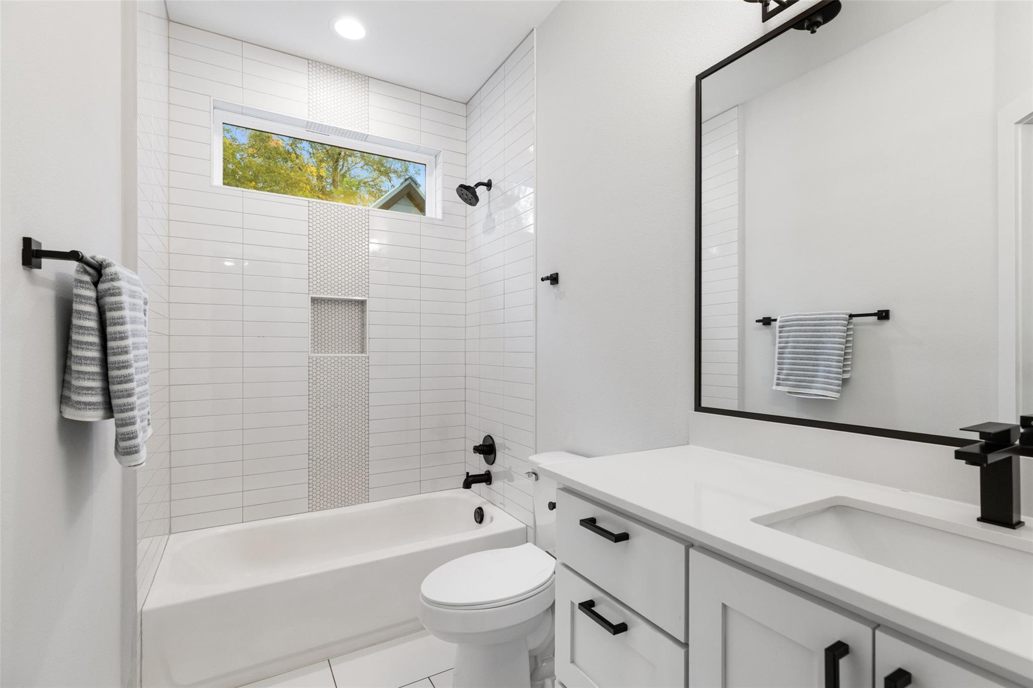 909 Philco Dr # 2, Austin, TX 78745